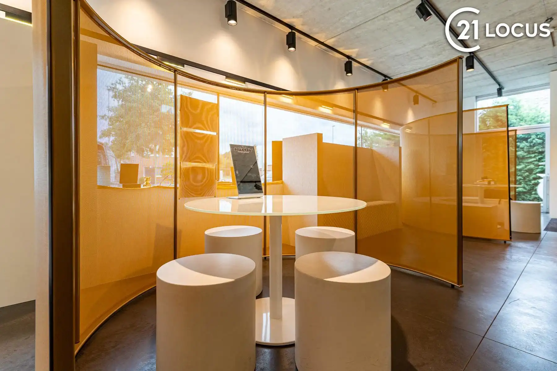 Handelsruimte met woonst & 6 parkings te koop in Kruibeke foto 3