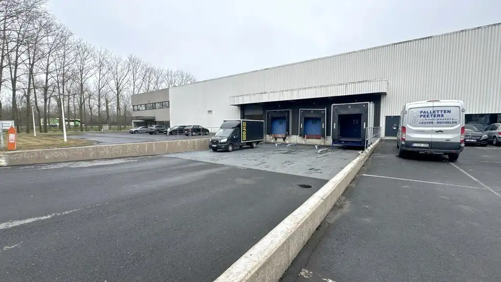Logistiek bedrijfspand te huur nabij E19 in Mechelen-Noord foto 15