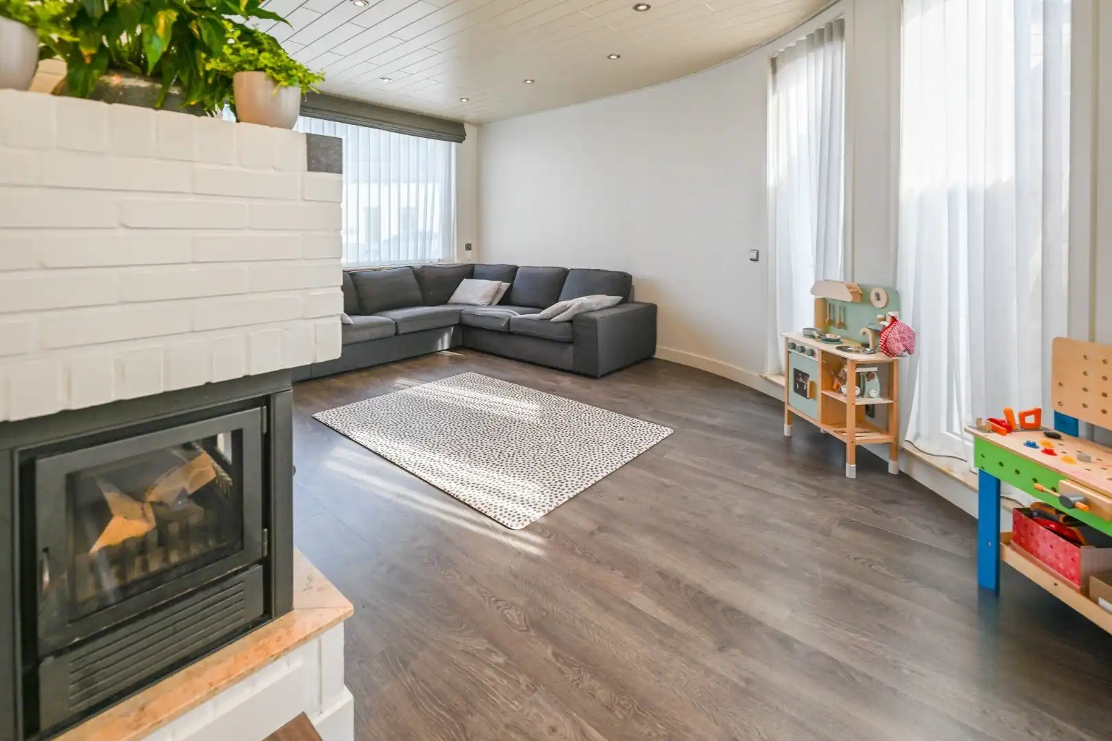 Perfect instapklare woning met 4 slaapkamers en kantoor/praktijkruimte met aparte ingang (21 m²) foto 15
