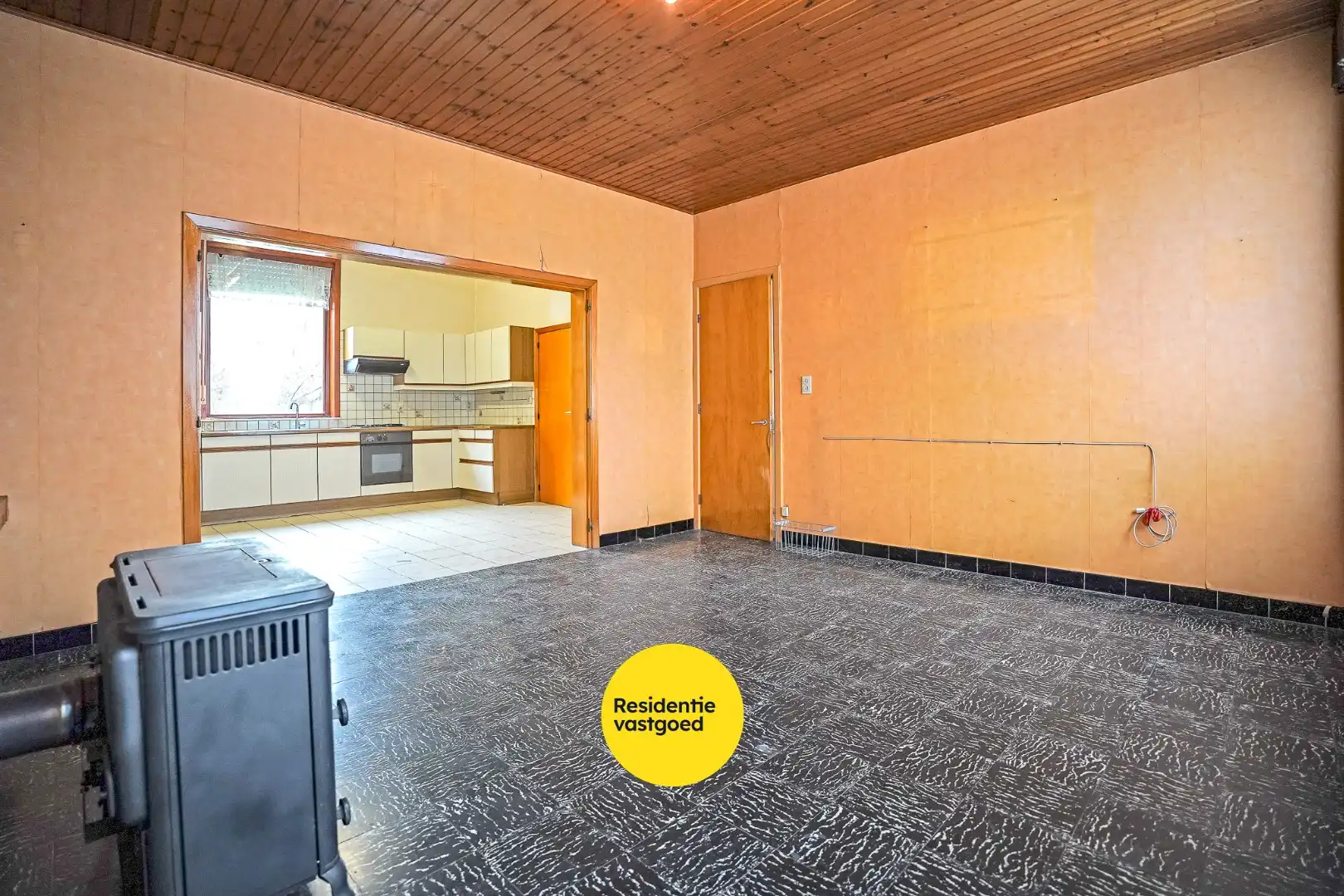 Te renoveren halfopen woning op een perceel van 1.809m² te Houthulst foto 3