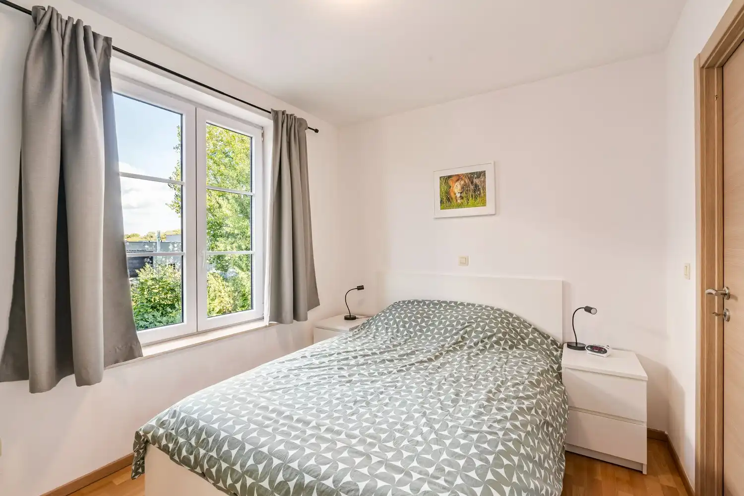 Instapklaar 1-slaapkamerappartement met terras en ondergrondse staanplaats foto 10