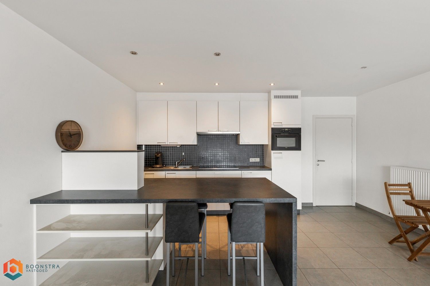 Instapklaar appartement met 2 slpkrs in centrum Putte foto 3