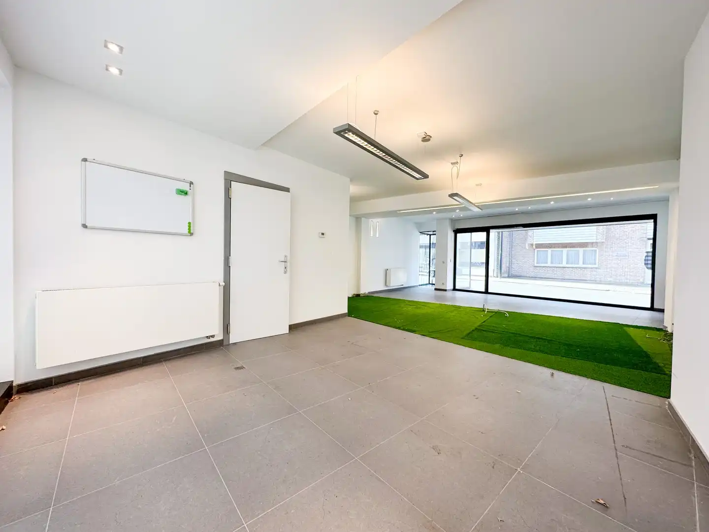 Uitstekend gelegen gelijkvloerse handelsruimte met maximale zichtbaarheid foto 4