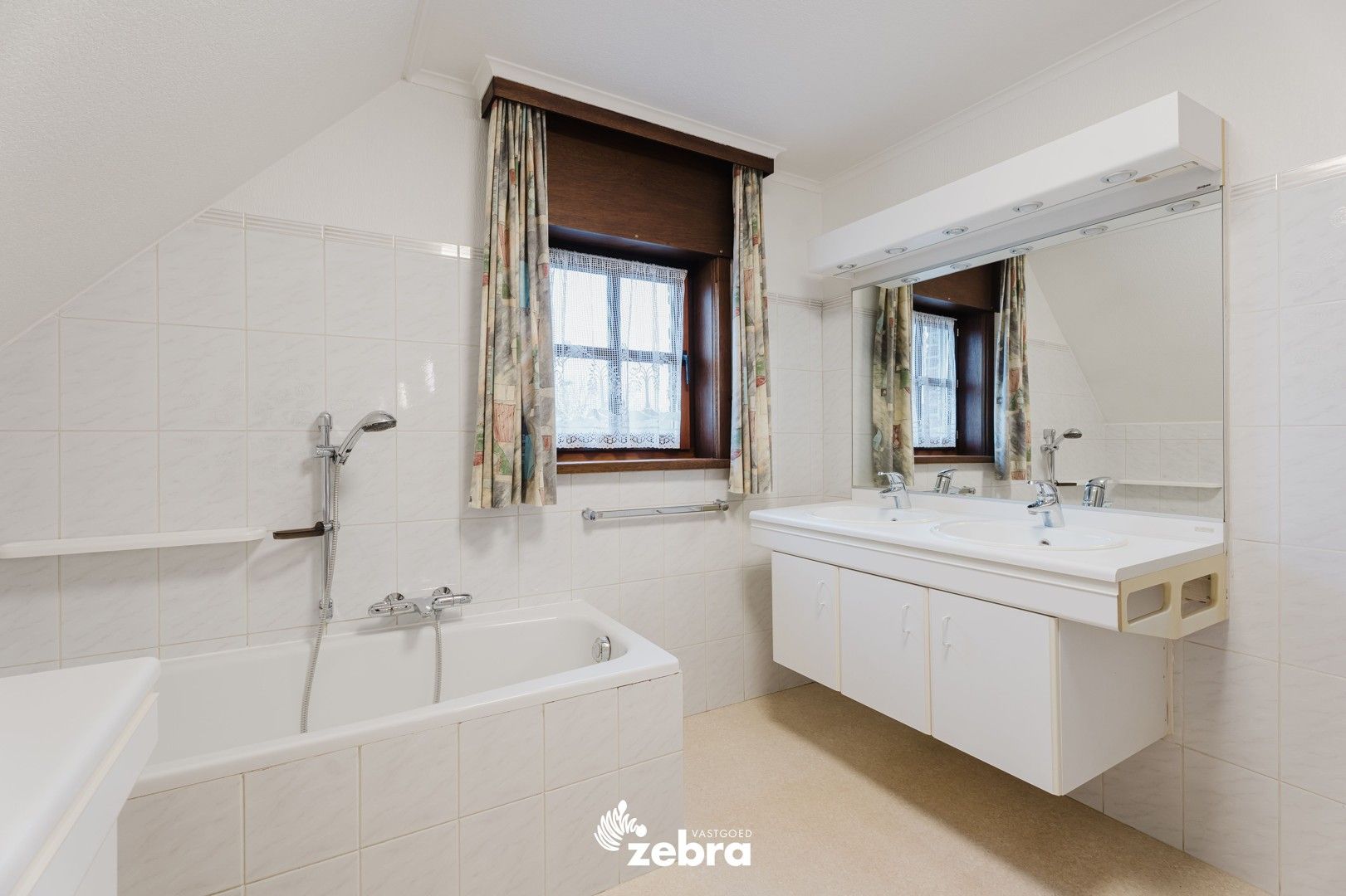Prachtige charmante villa op een toplocatie te Rumbeke! foto 26