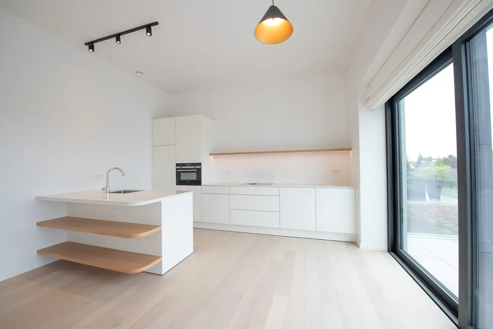 Ruime klassevolle penthouse TE HUUR in Waregem foto 4
