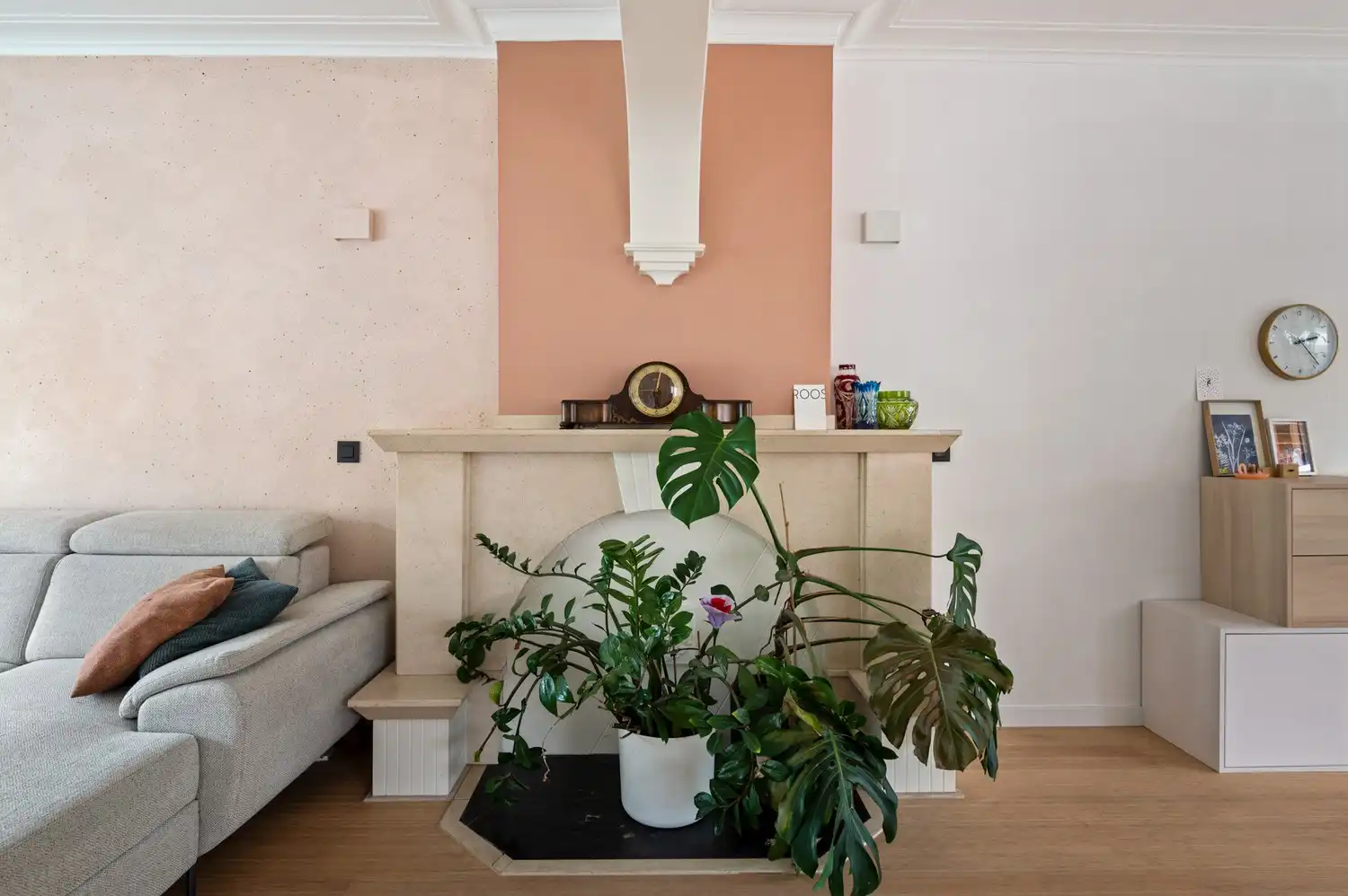 Instapklare woning met magazijn, 4 slaapkamers en 2 badkamers te Ranst! foto 5