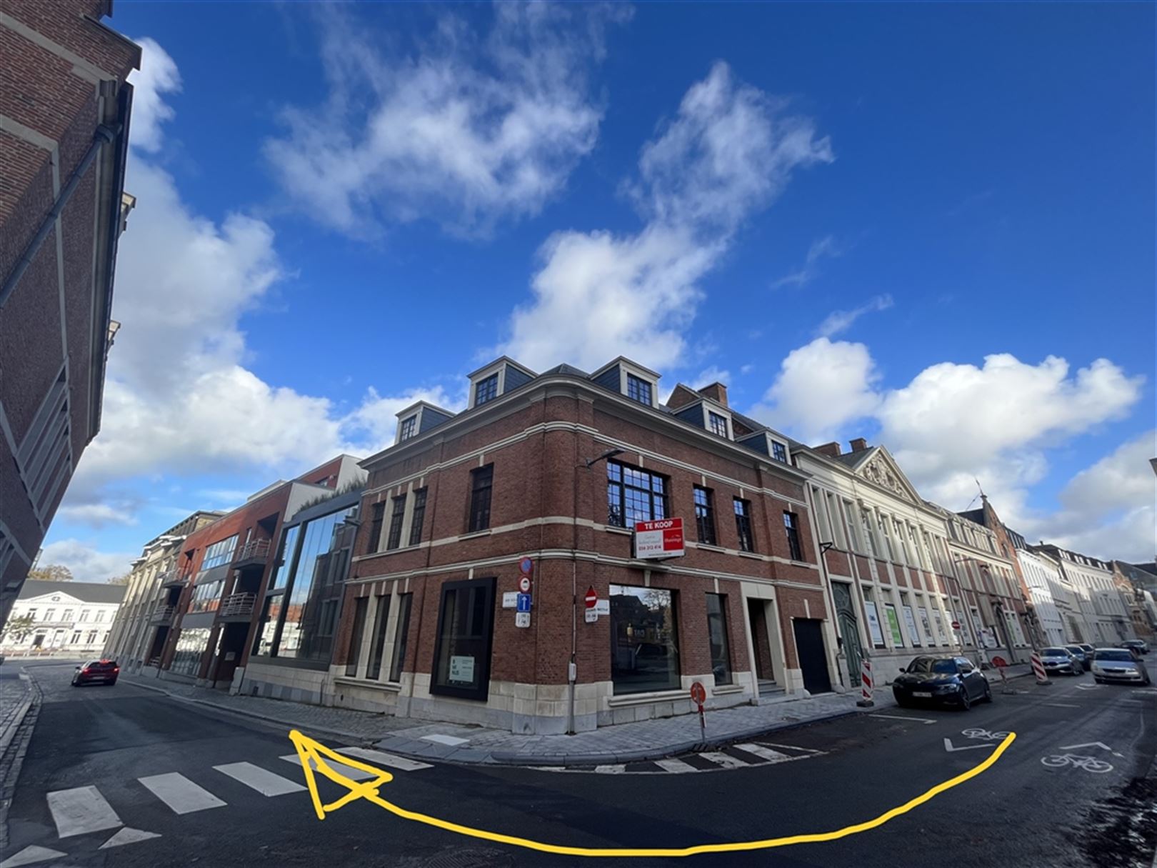 Volledig kantoorgebouw te koop of te huur foto 2