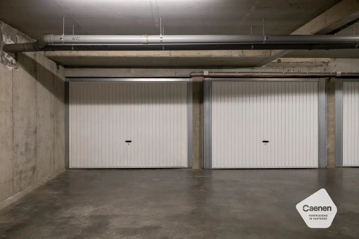 Ruim woonappartement in goede staat foto 13