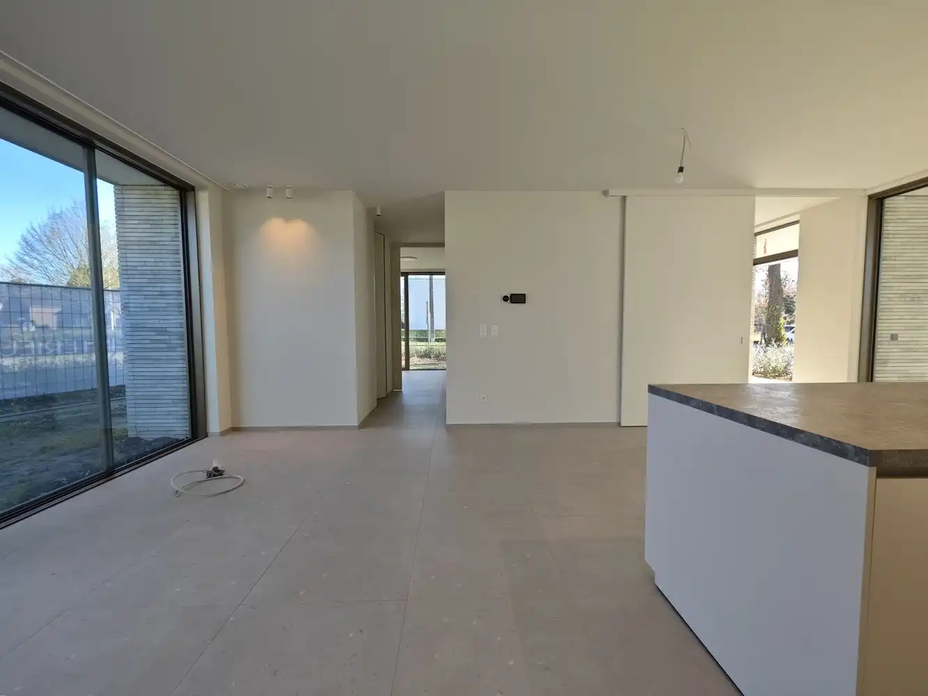 High-end nieuwbouw-appartement met ruim terras, privétuintje, parking en ruime buitenberging foto 6