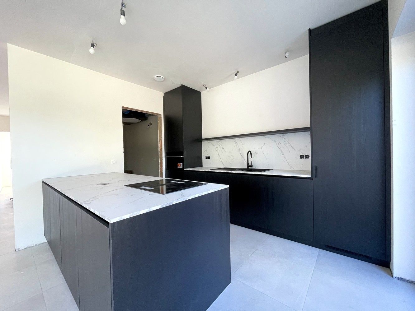 Volledig afgewerkte nieuwbouwwoning met 3 slaapkamers foto 5