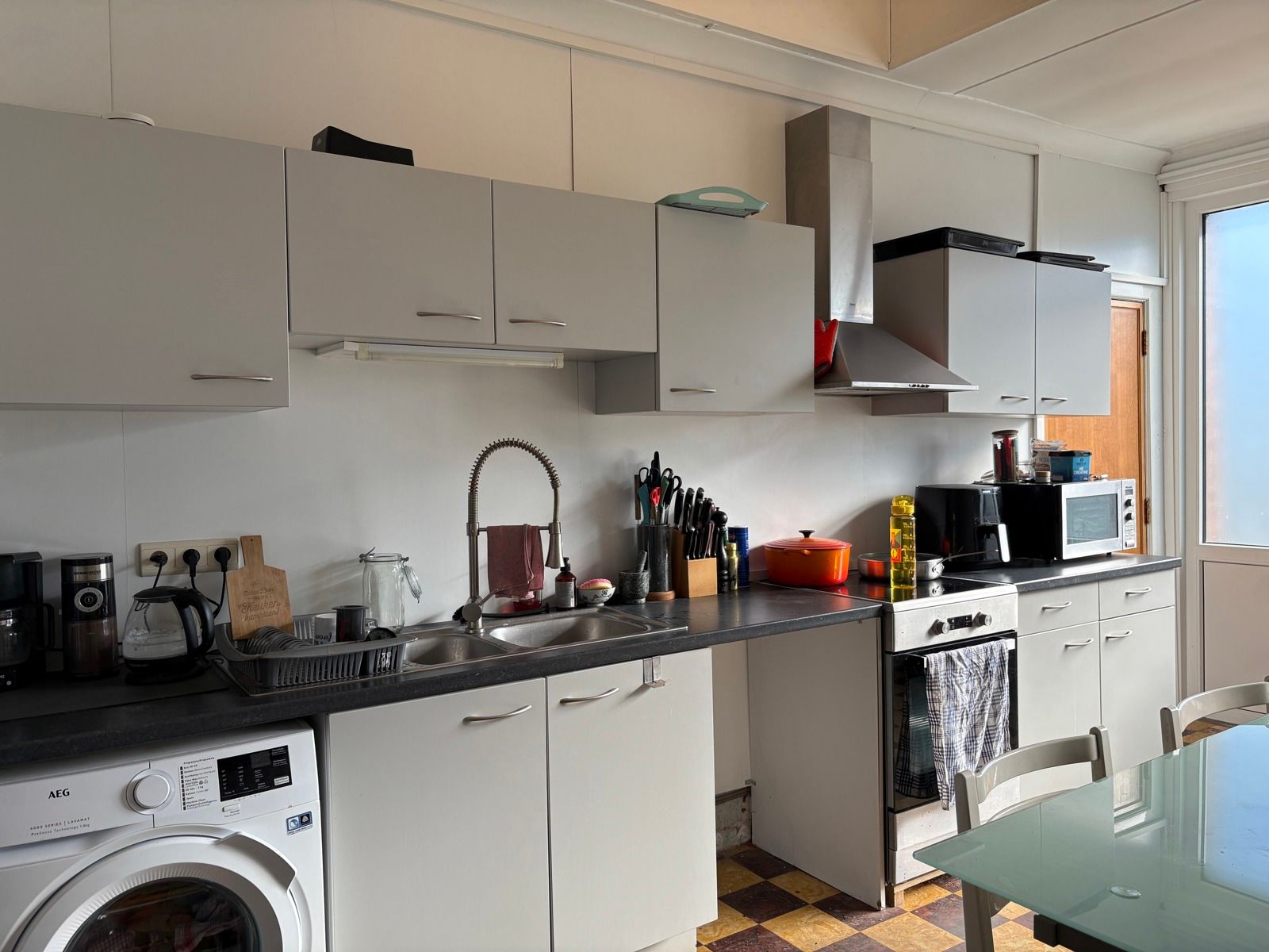 Te renoveren woning met veel potentieel  foto 11