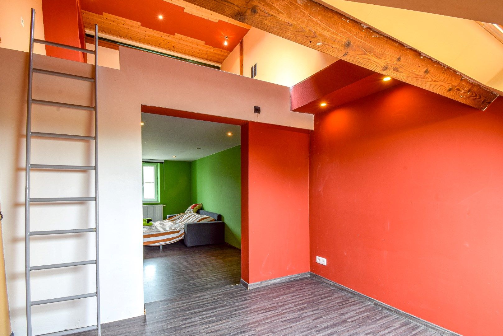 Instapklare woning met 5 slaapkamers en mogelijkheid achterliggende landbouwgrond foto 20