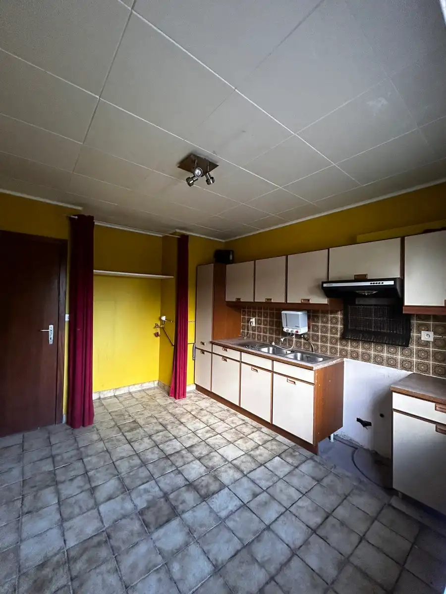 Ruime woning met 5 slpk, 2 badkamers, garage en ruime tuin foto 18