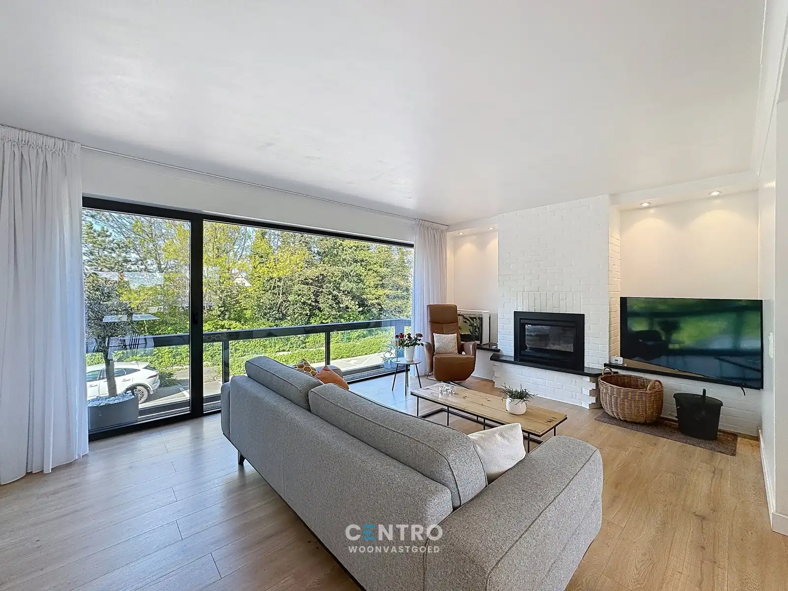 Gezellige woning te Uitkerke met 3 à 4 slpks, DUBBELE garage en LEUKE tun! foto 2