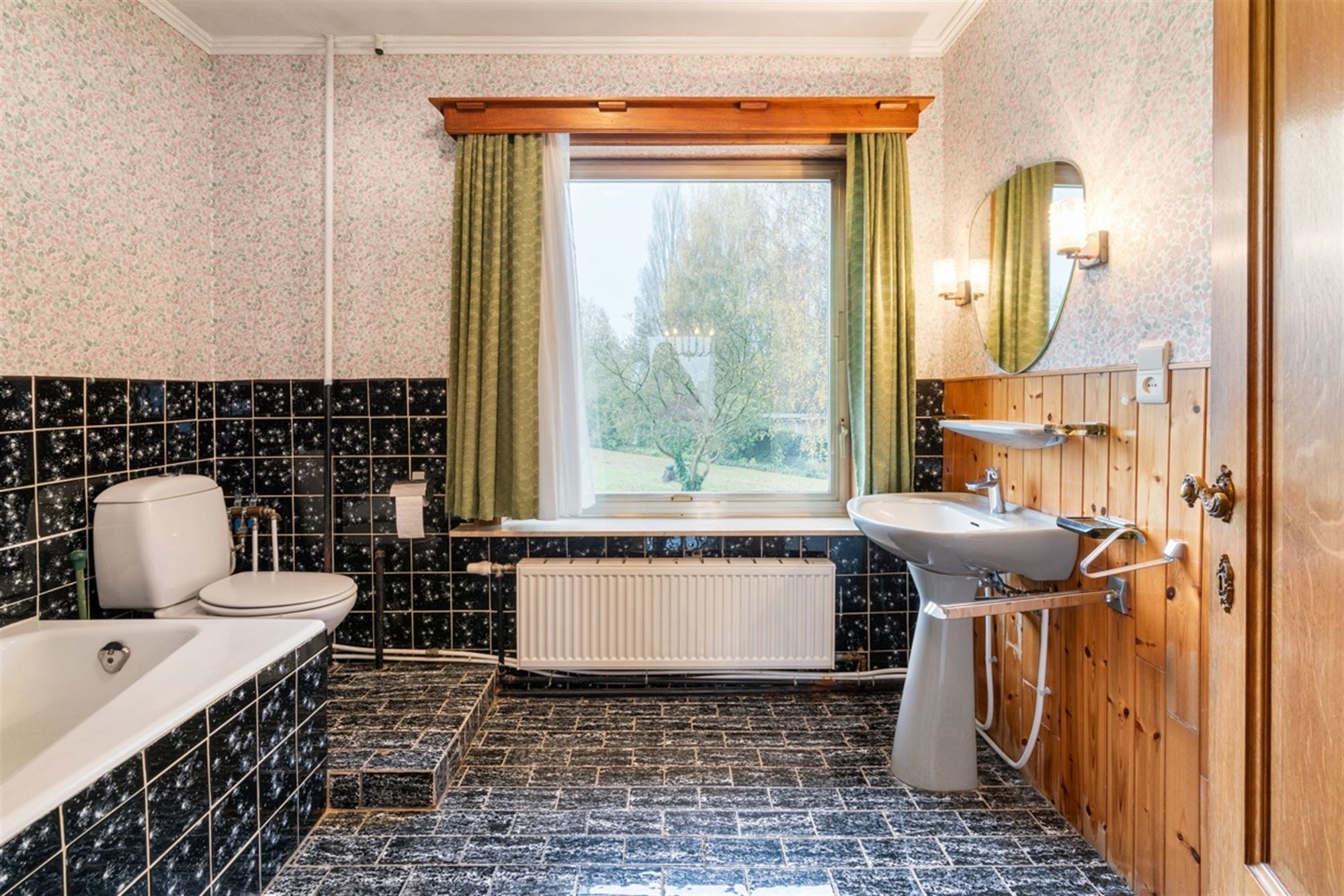 TE RENOVEREN karaktervolle VILLA op een perceel van 1.431m² foto 26
