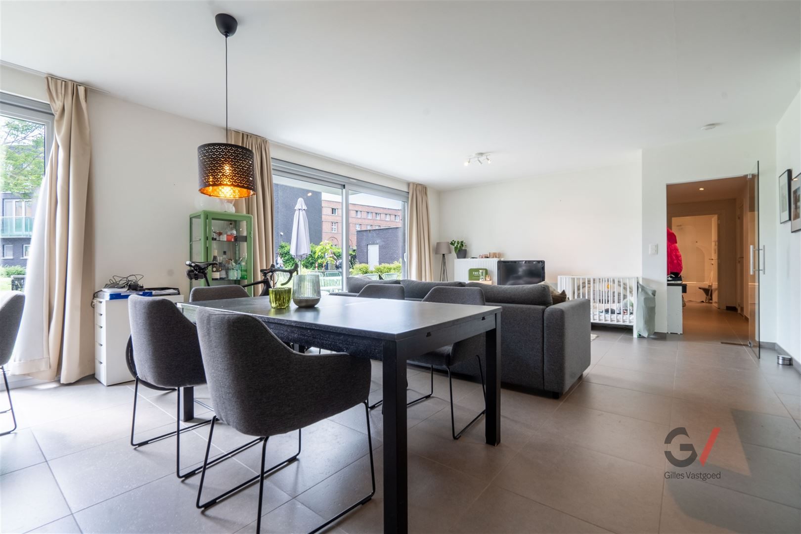 Stijlvol appartement met privé tuin & terras  foto 2