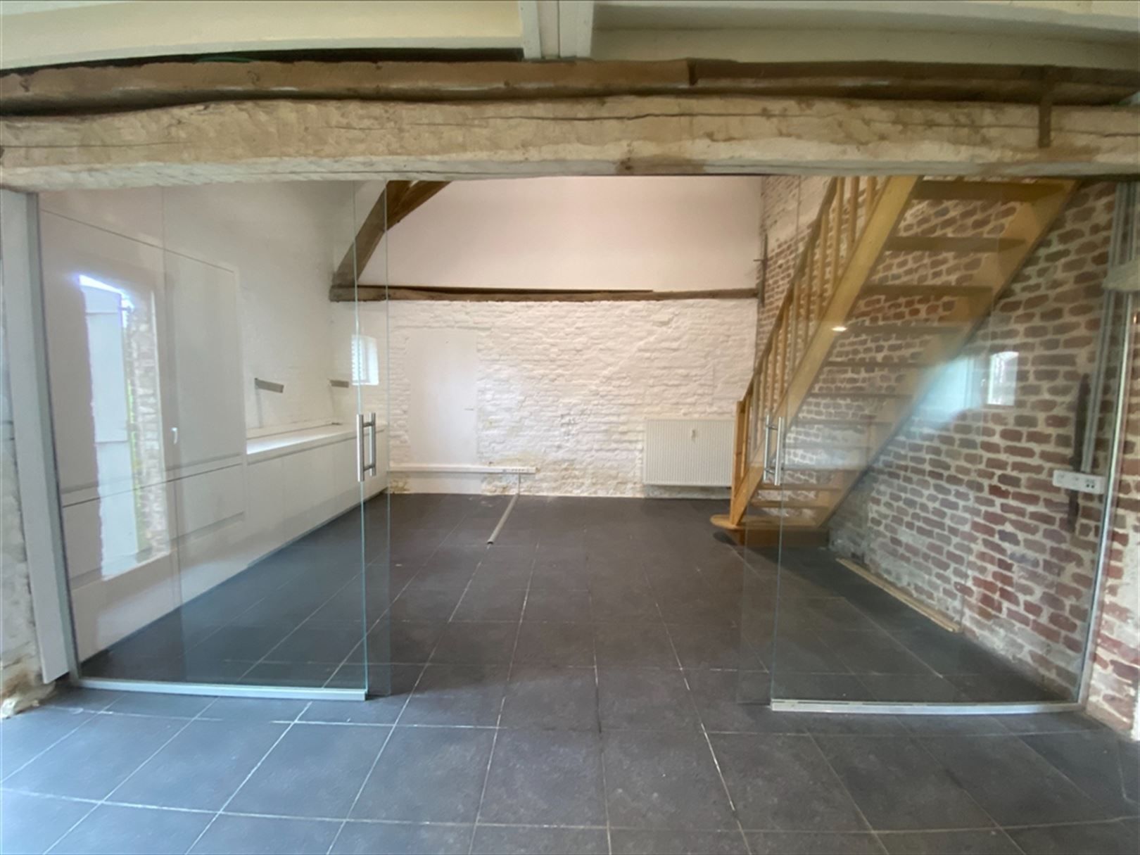 Karaktervolle kantoren in gerenoveerde hoeve vlakbij R4 foto 5