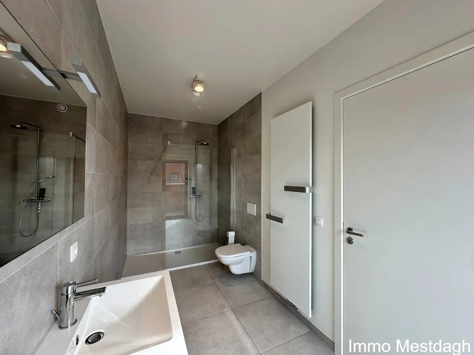 Unieke Penthouse met Panoramisch Uitzicht & Terrassen Rondom foto 34