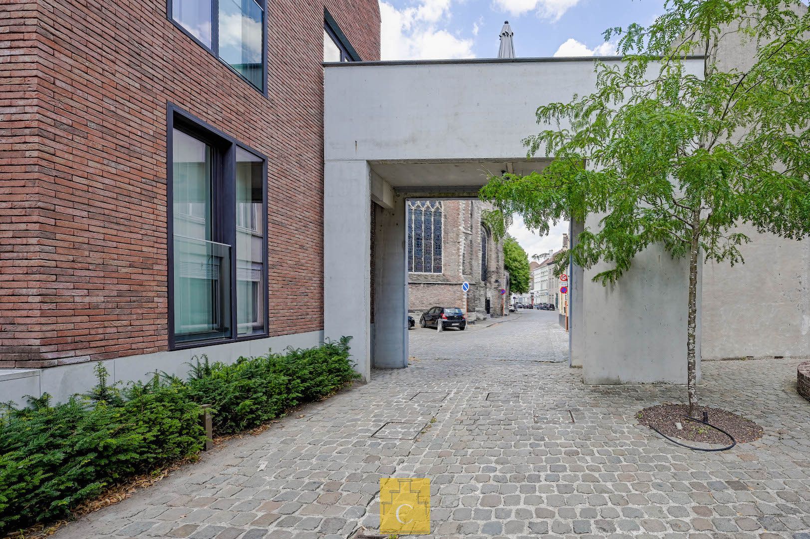 recente hippe flat op een historische site met mooie binnentuin in de schaduw van de Sint-Gilliskerk foto 22