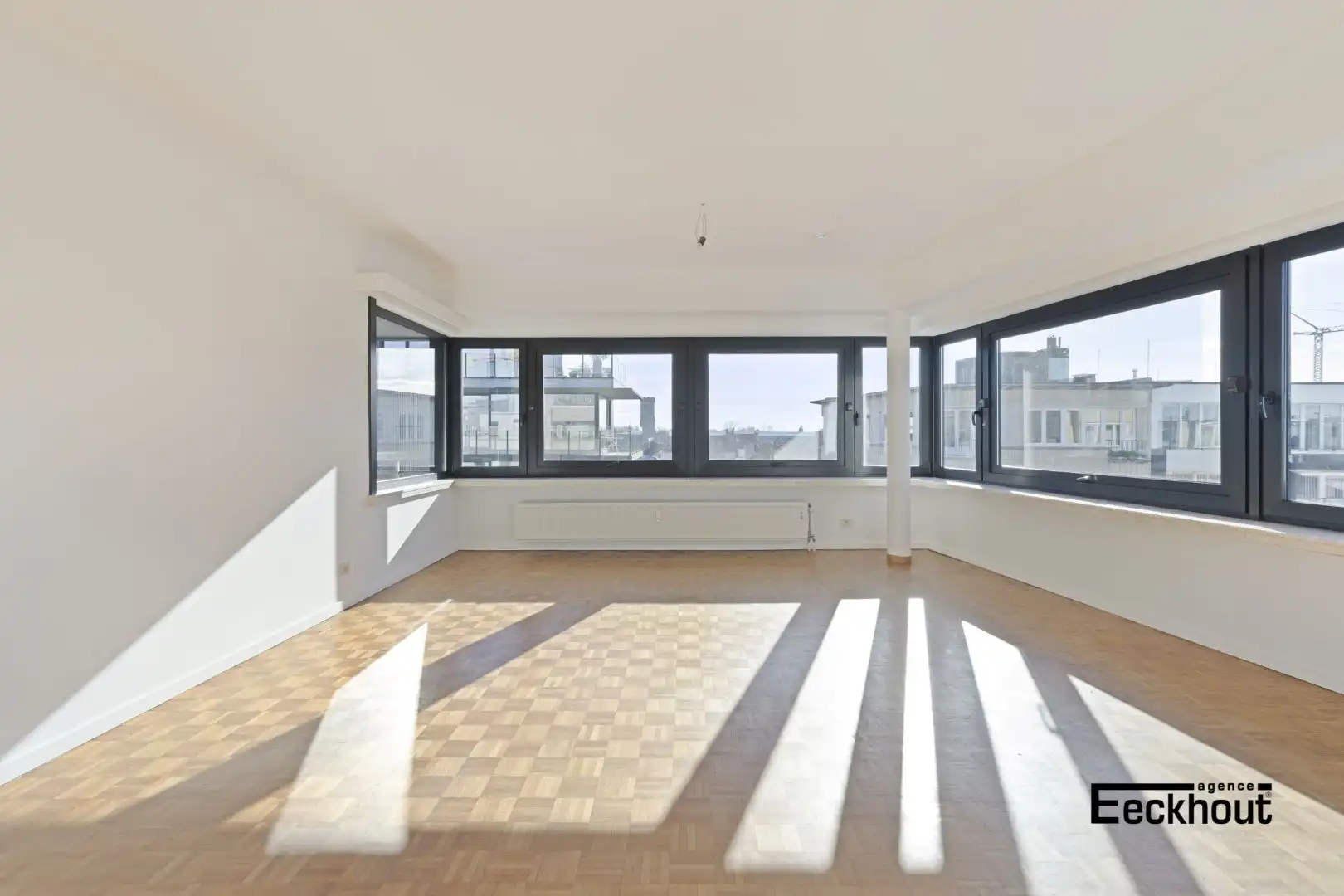 Instapklaar en ruim (128 m²) appartement met 3 slaapkamers en zonnig terrasje! foto 4