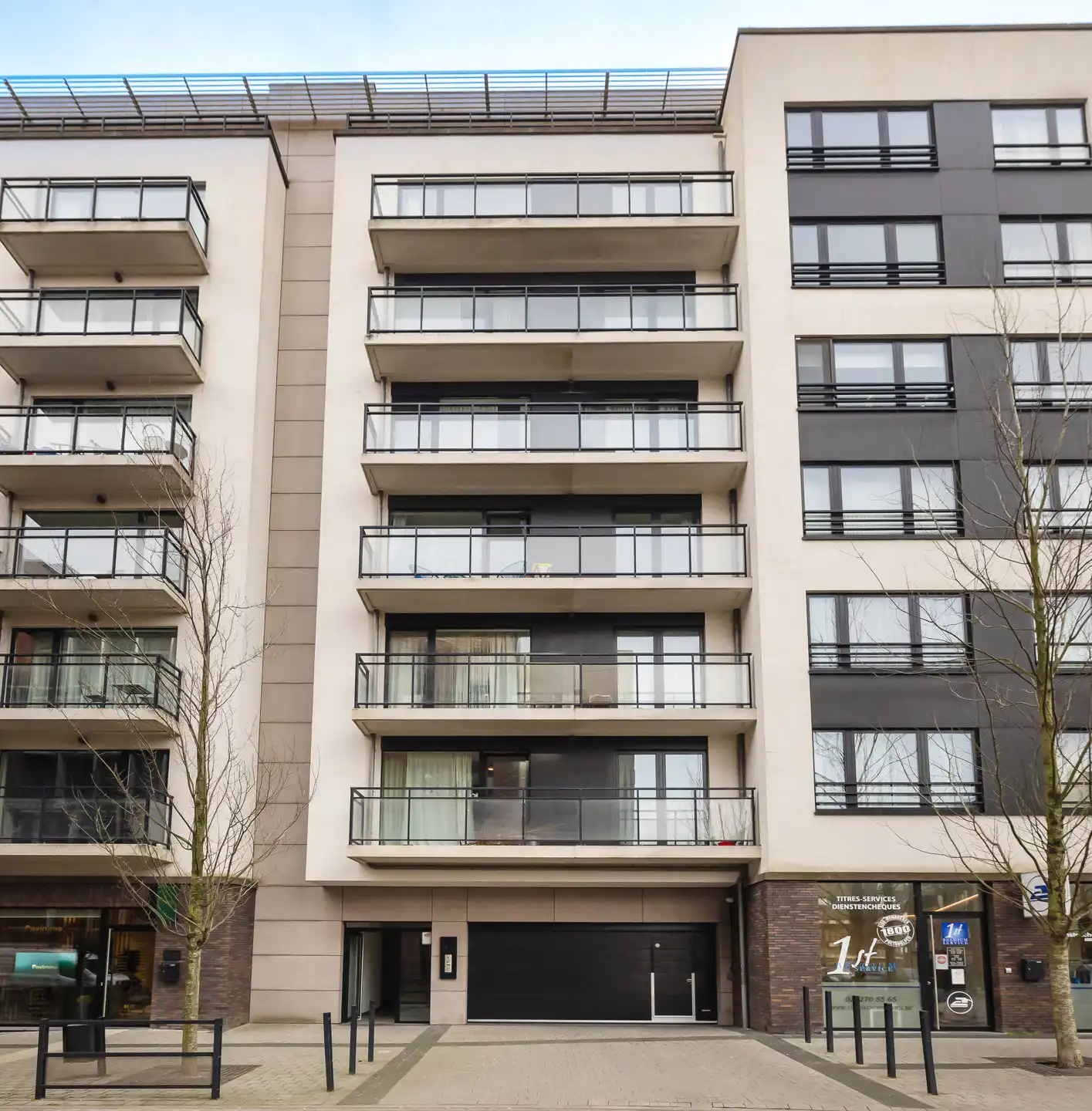 NATO - 3 slaapkamers appartement + P foto 13