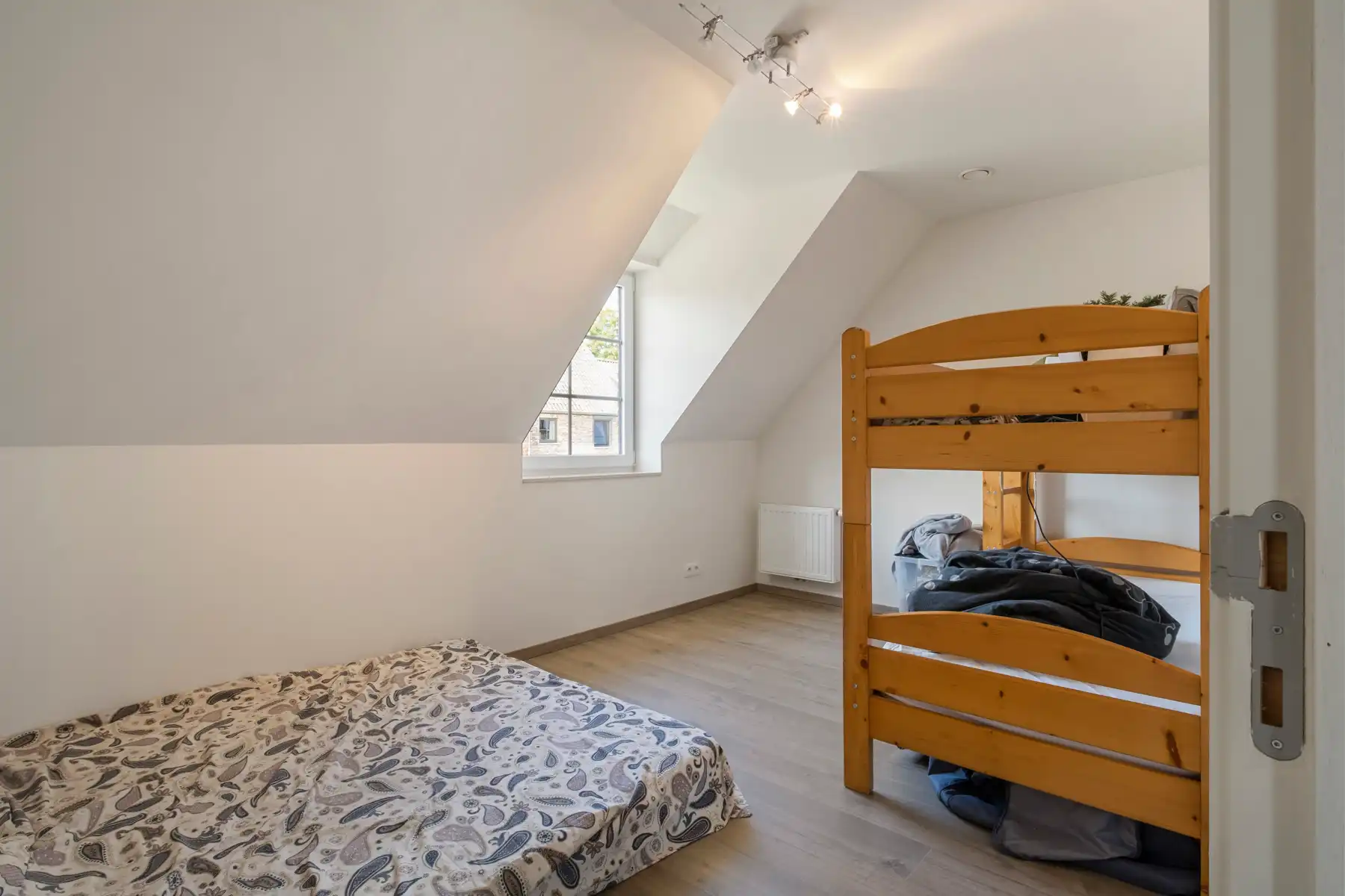 Ruime, energiezuinige woning te Sint-Michiels foto 16