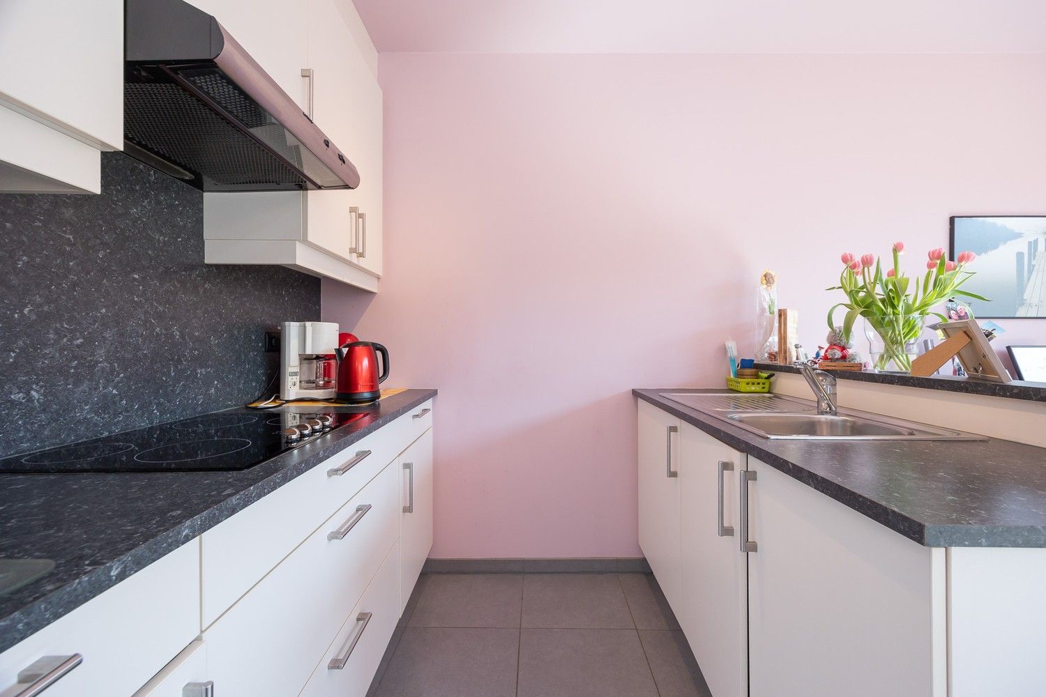 Centraal gelegen 1-slaapkamerappartement op eerste verdieping van een klein gebouw foto 8