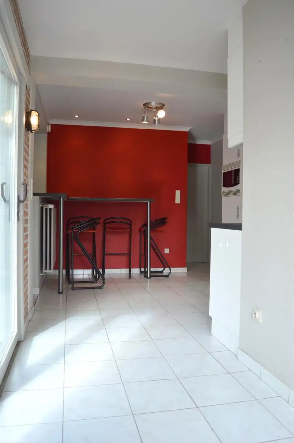 Verzorgde rijwoning dichtbij het centrum van Heule foto 8