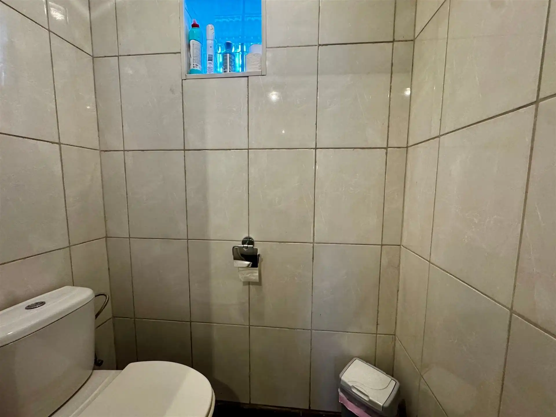 Opbrengsteigendom: handelspand met 2 appartementen  foto 11