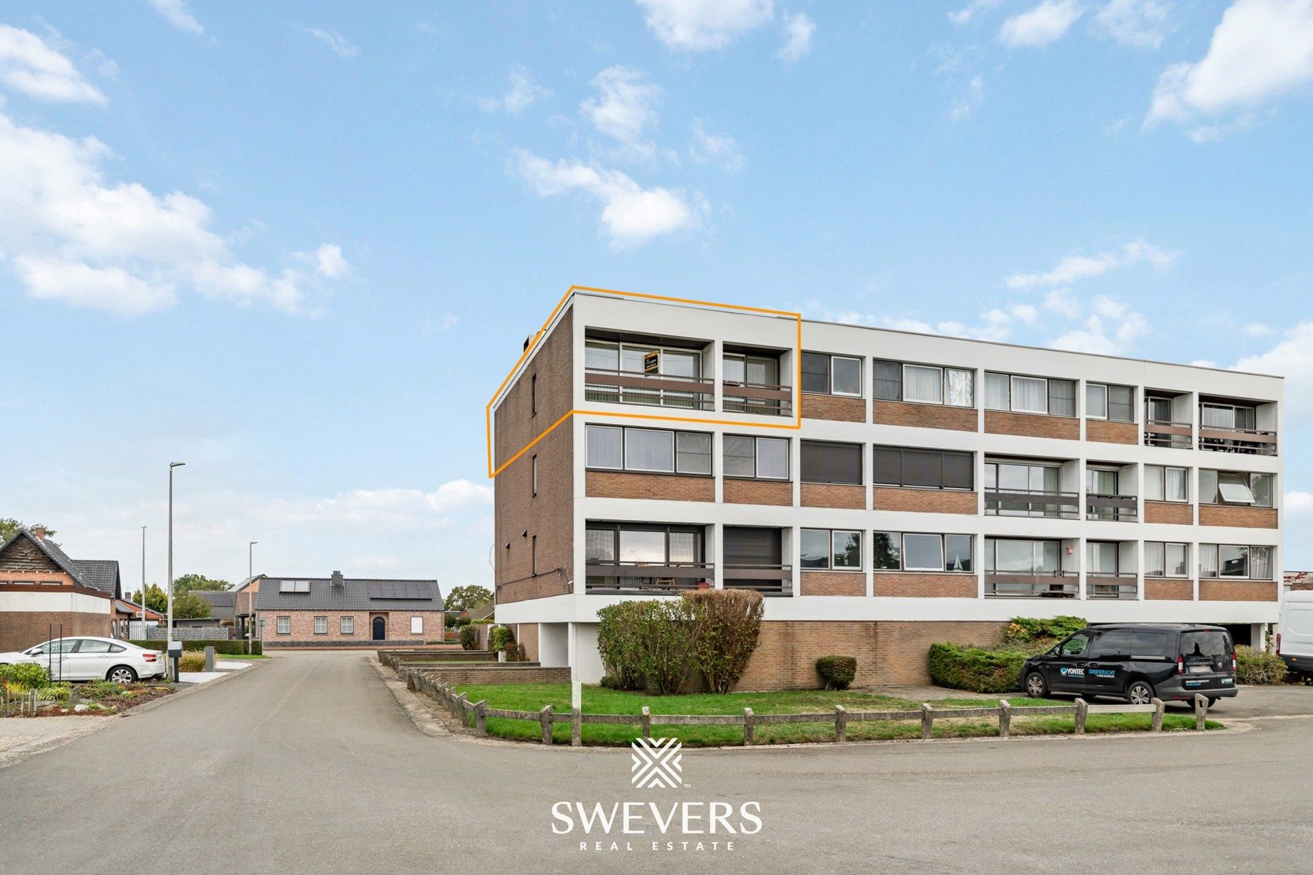 Instapklaar comfortabel goed ingedeeld appartement te Houthalen-Helchteren  foto {{pictureIndex}}