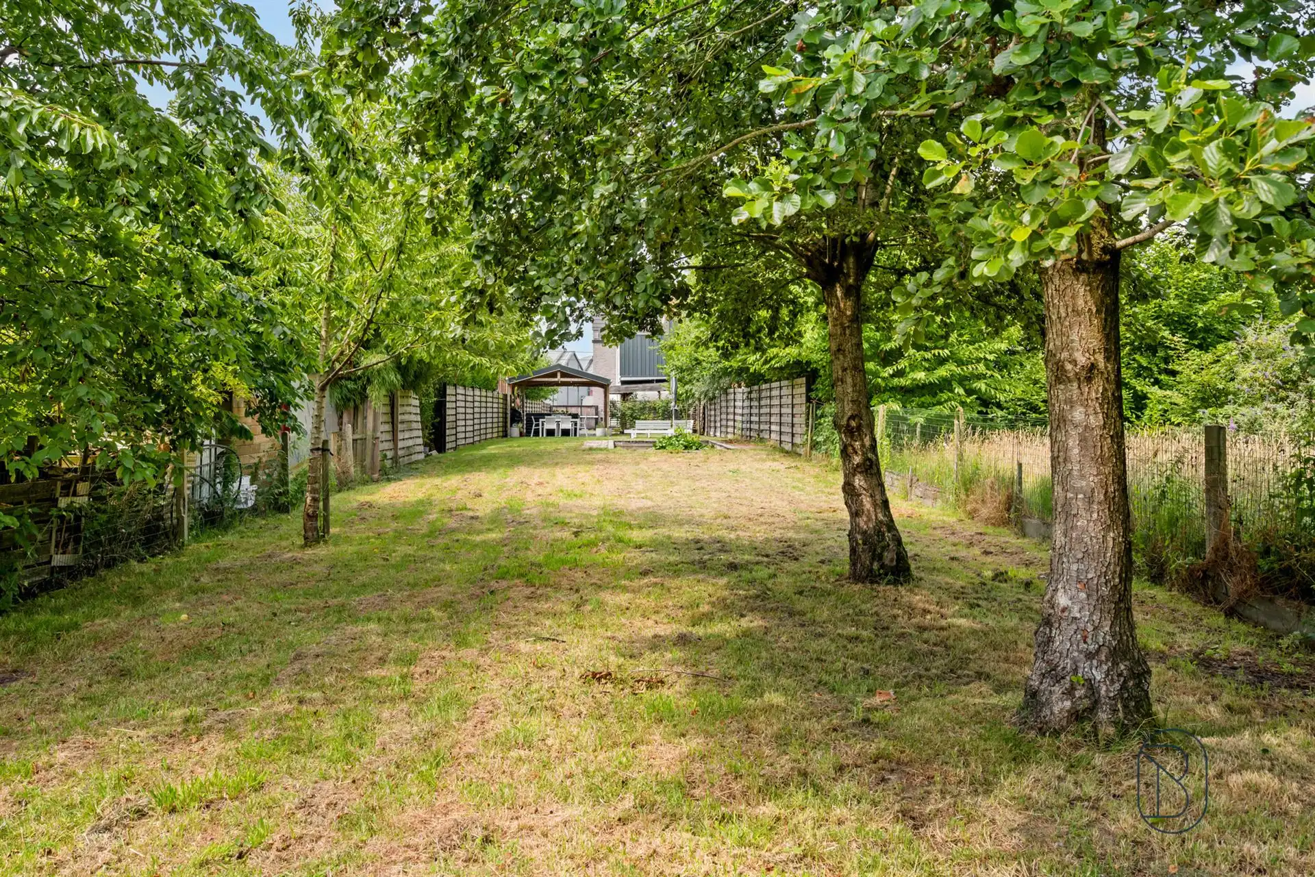 Knap gerenoveerde woning met 3 à 4 slk, en zwemvijver foto 6