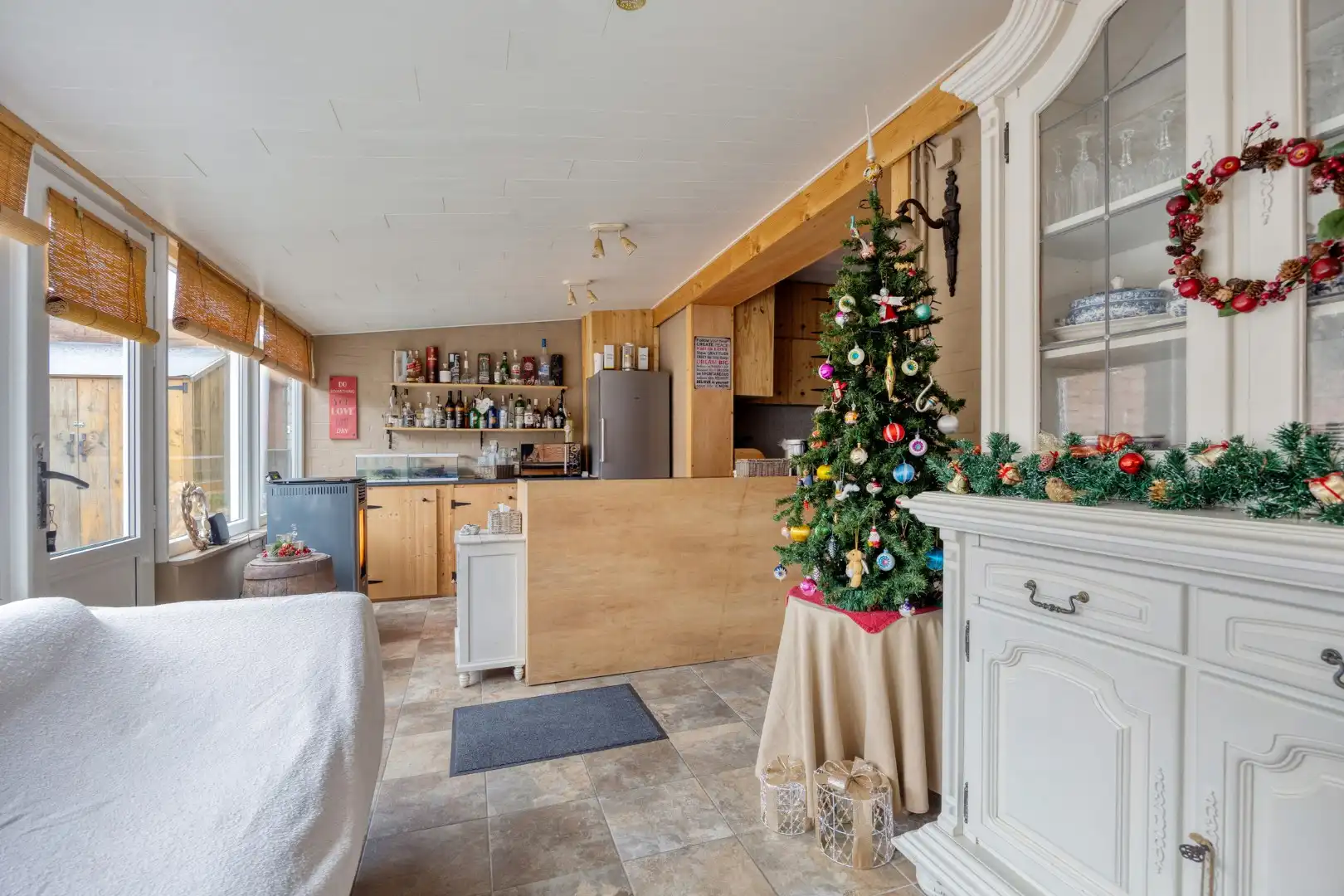 Ruime gezinswoning in rustige centrumligging foto 13