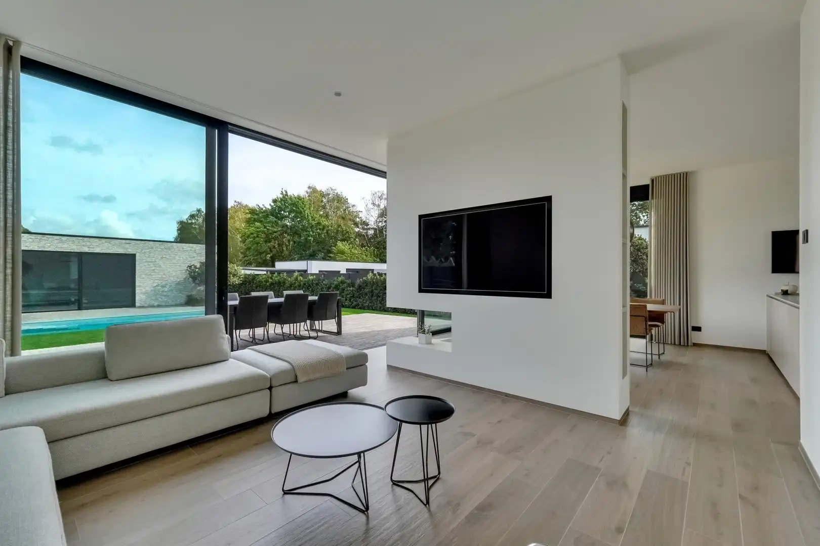 Luxe gelijkvloerse villa met zwembad & multifunctioneel poolhouse te Lanklaar foto 11