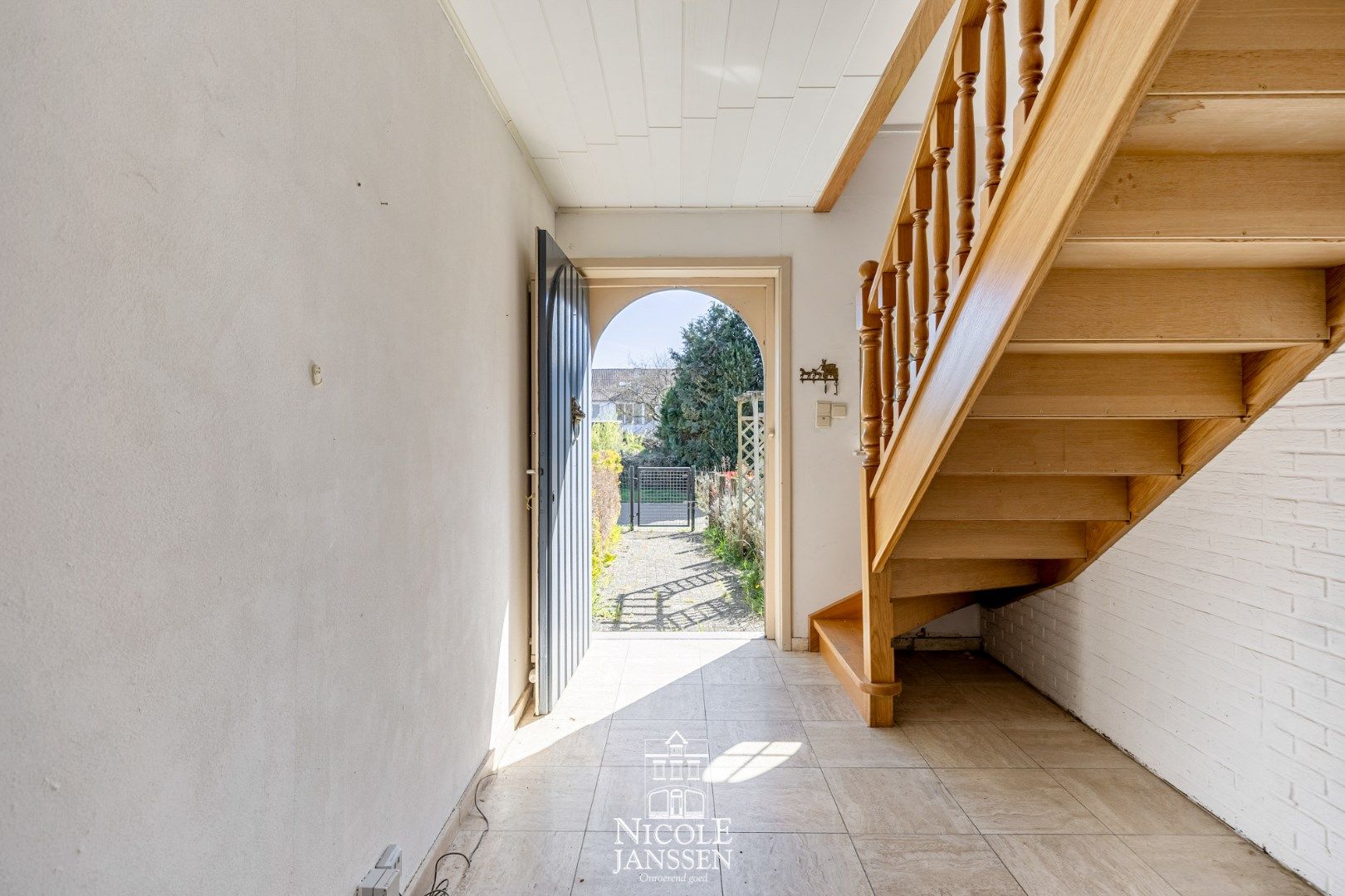 Vrijstaande woning op royaal perceel foto 4