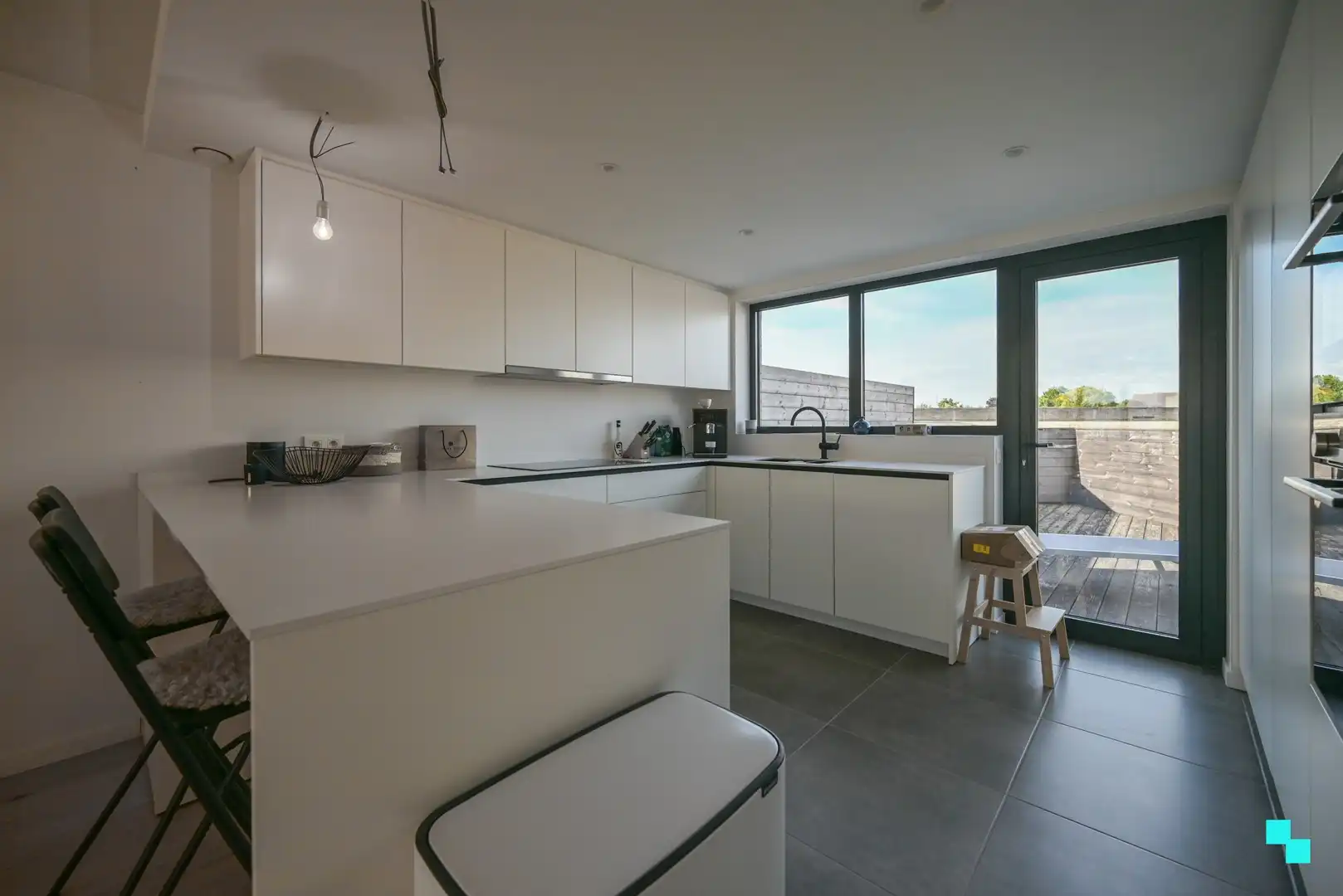 Nieuwbouwappartement te hartje Izegem foto 11