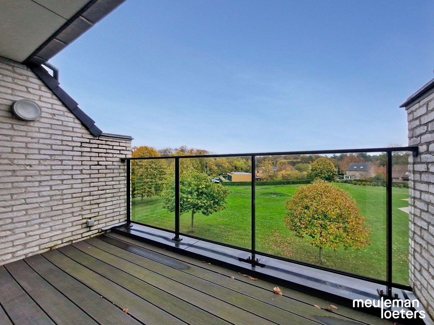 Rustig gelegen recent appartement met parking foto 12