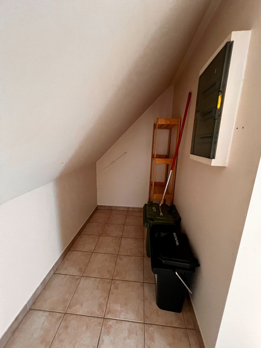 GEZELLIG GEMEUBELD APPARTEMENT MET 1 SLAAPKAMER IN CENTRUM IEPER foto 8
