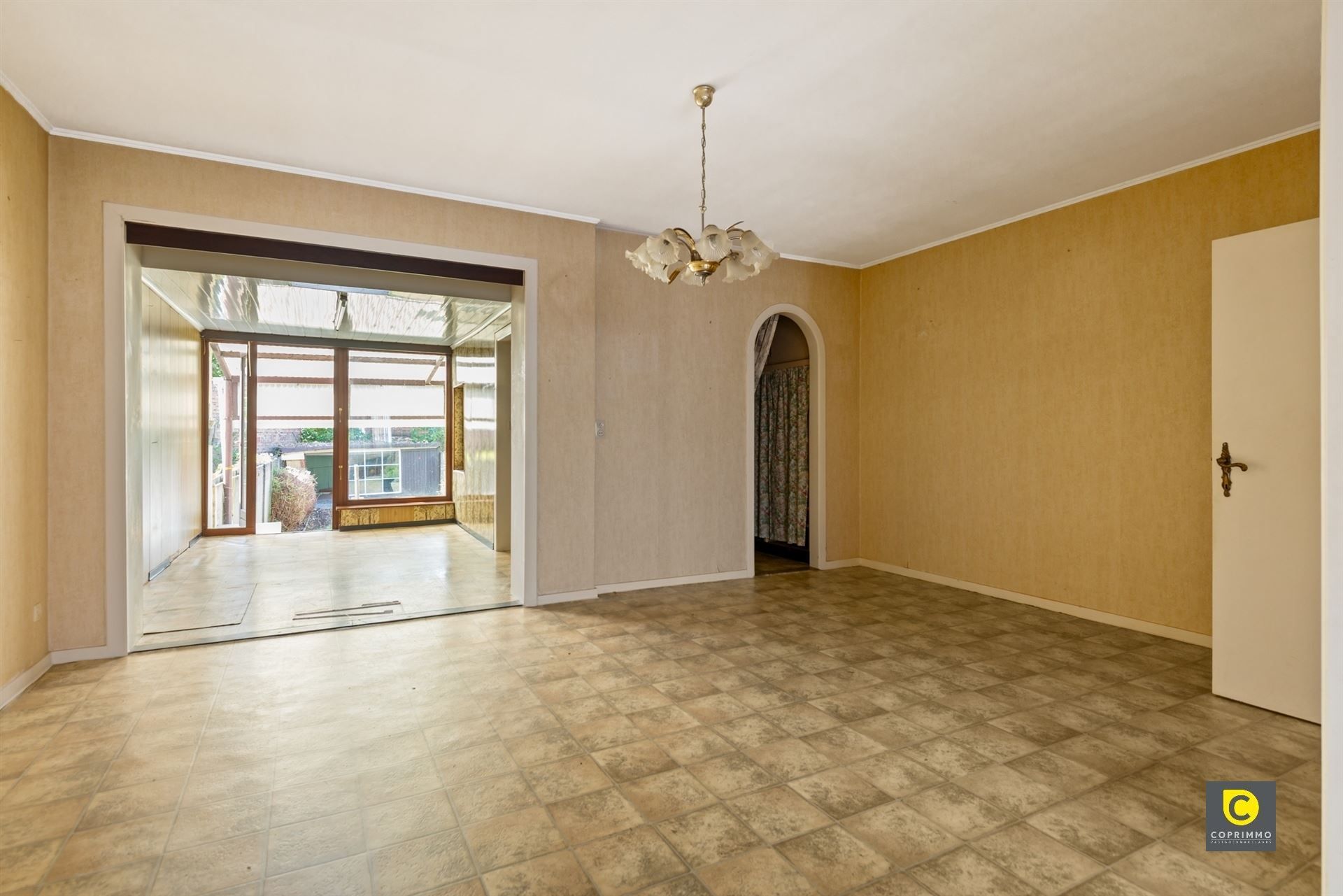 Te renoveren 4 slpks woning met tuin! foto 3