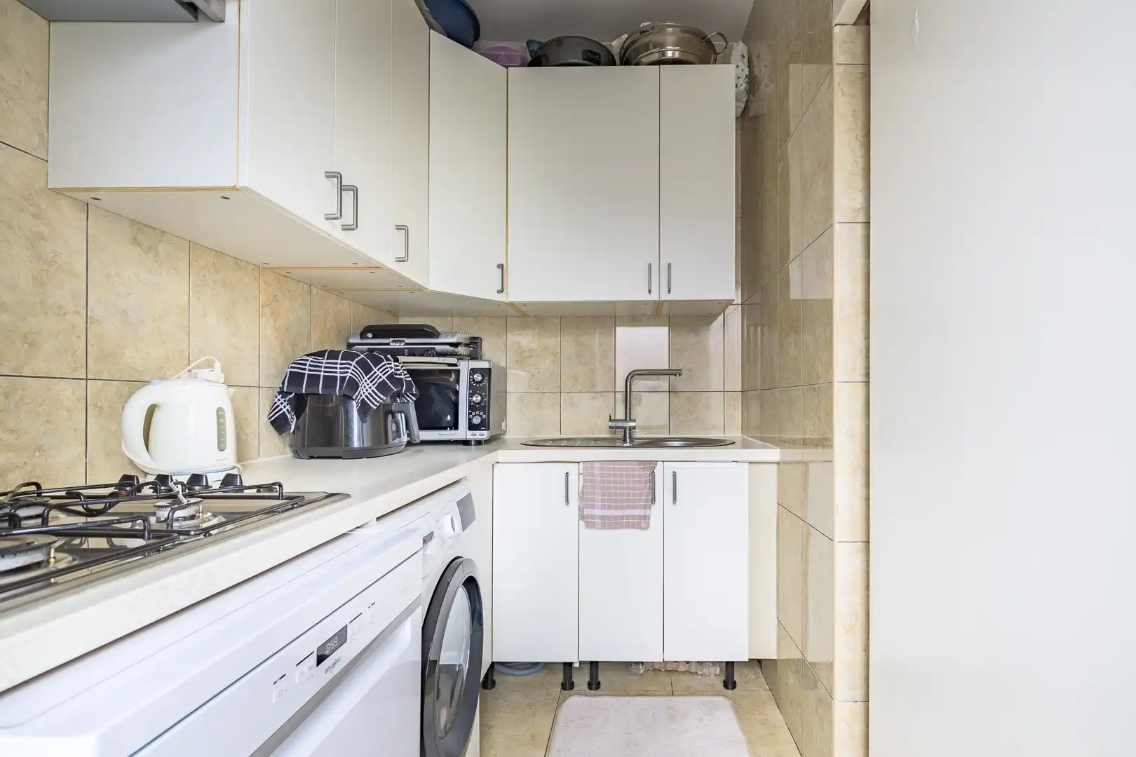 2-slaapkamerappartement vlakbij Park Spoor Noord en Antwerpen centrum! foto 5