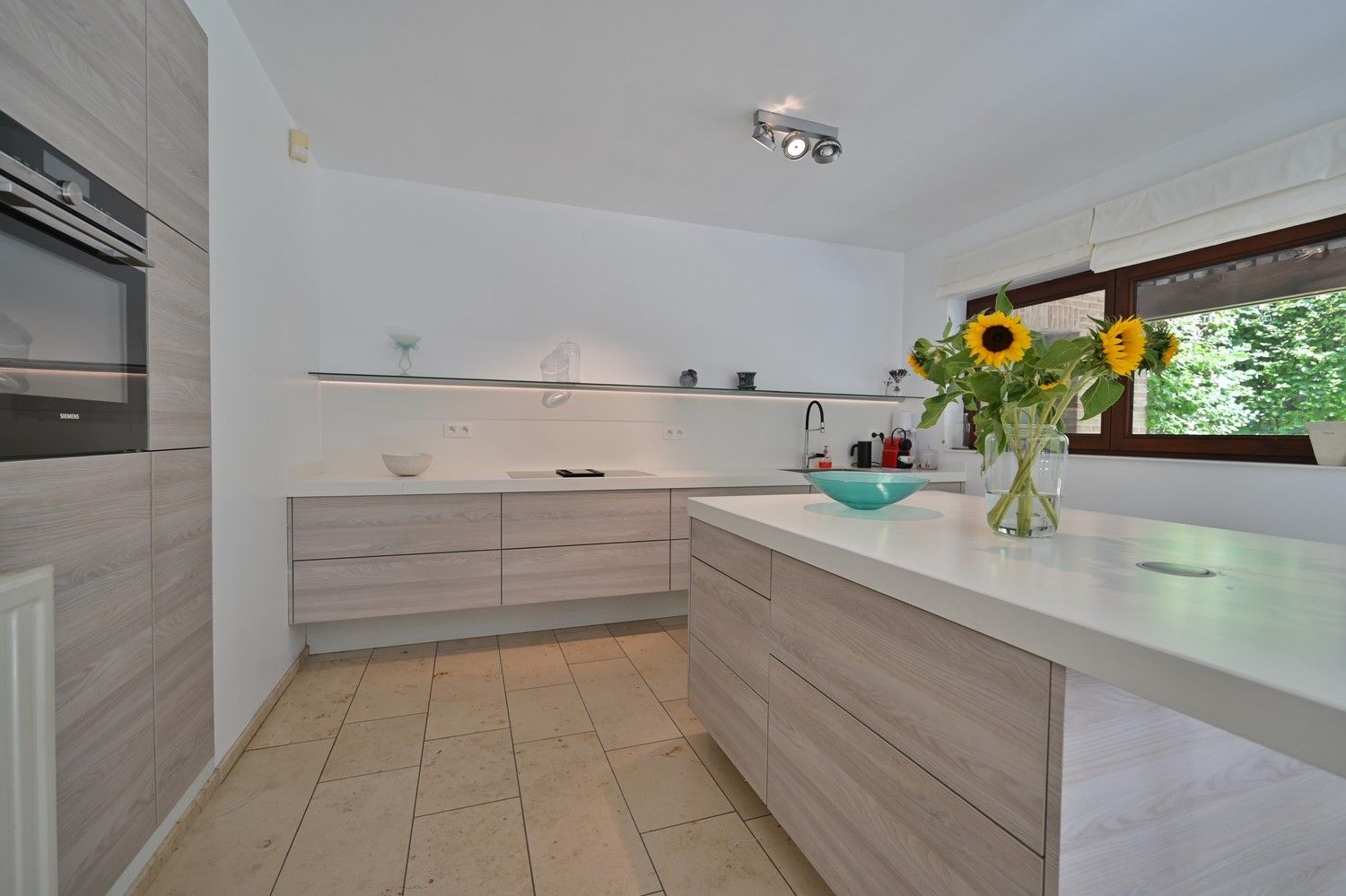 Wonen & Werken: Royale woning met aparte praktijkruimte in een groene, bereikbare omgeving te Zutendaal foto 11