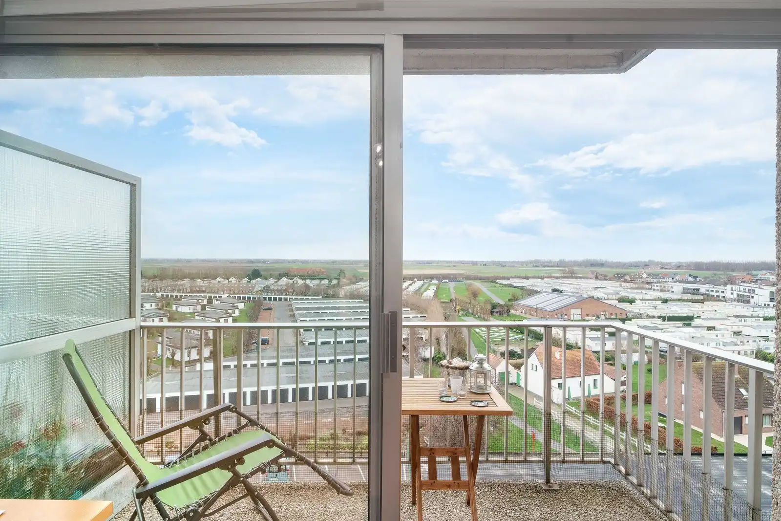 Knappe studio nabij zeedijk met fenomenaal uitzicht! foto 12