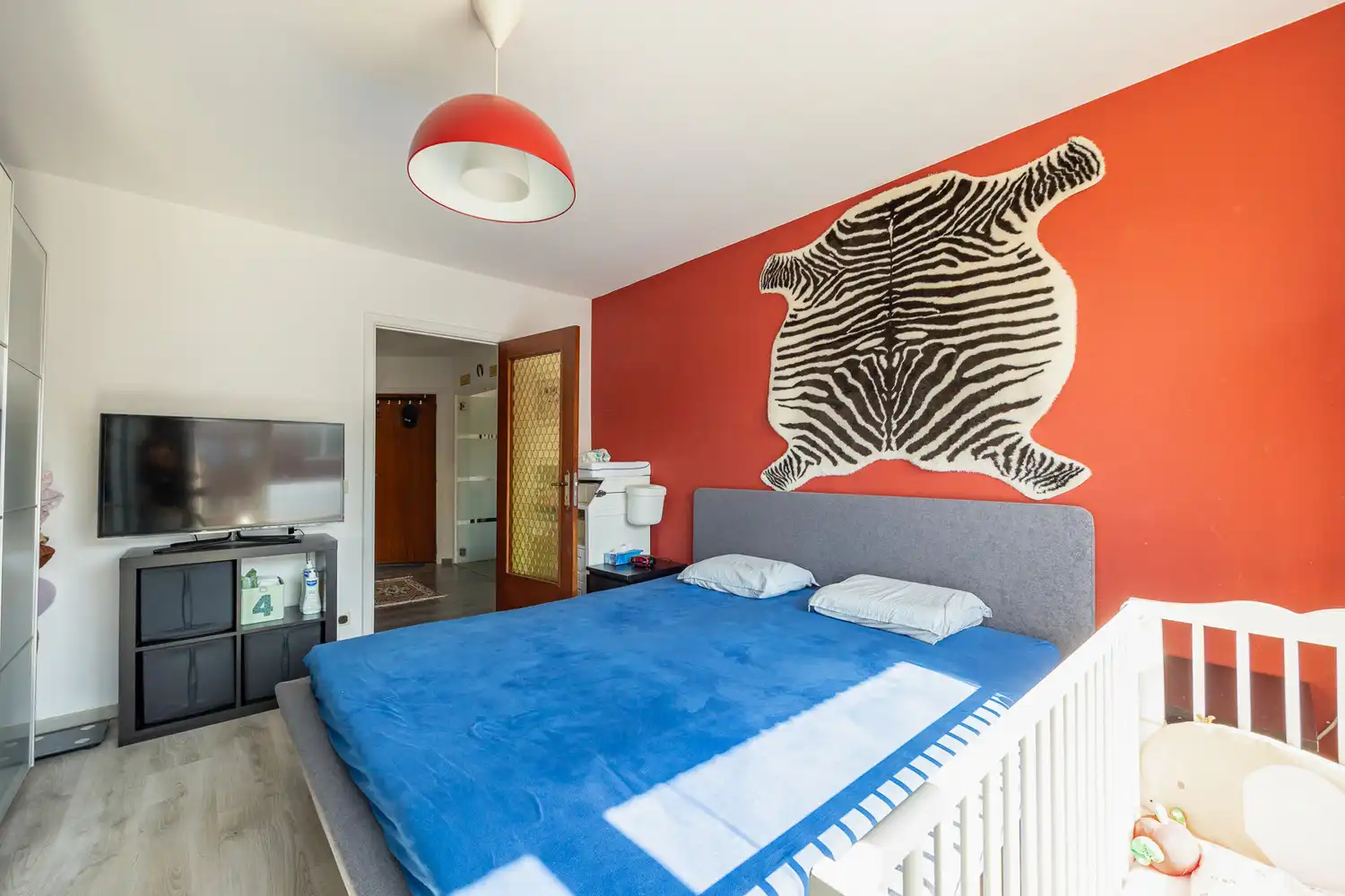 Matched: voor meer info kevin@wellimmo.net! Energiezuinig (EPC B) en instapklaar 2 slk-appartement in een kleinschalig hoekgebouw te Deurne-Zuid, met privatieve garagebox + de staanplaats ervoor foto 11