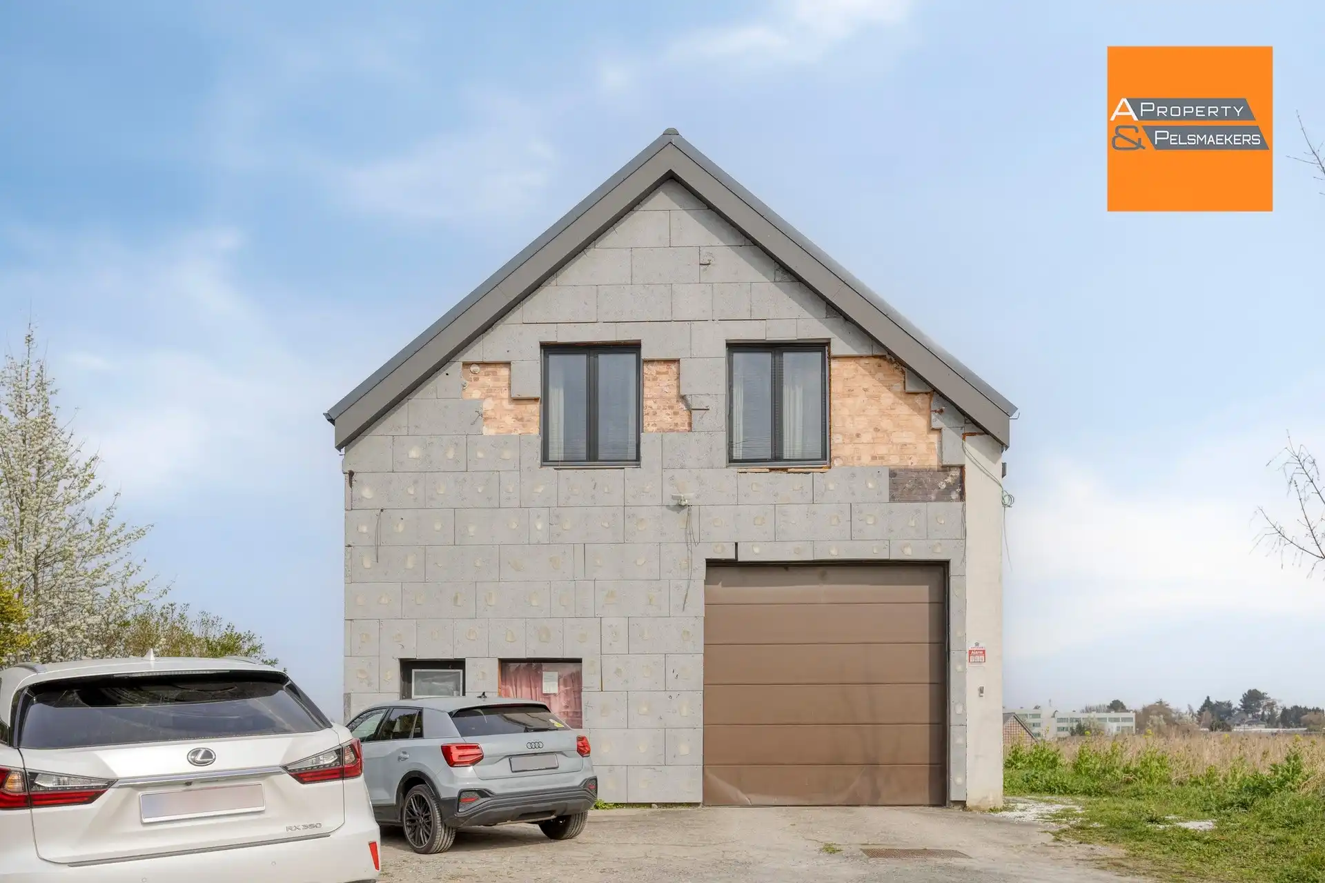 Woning met loods.  foto 3