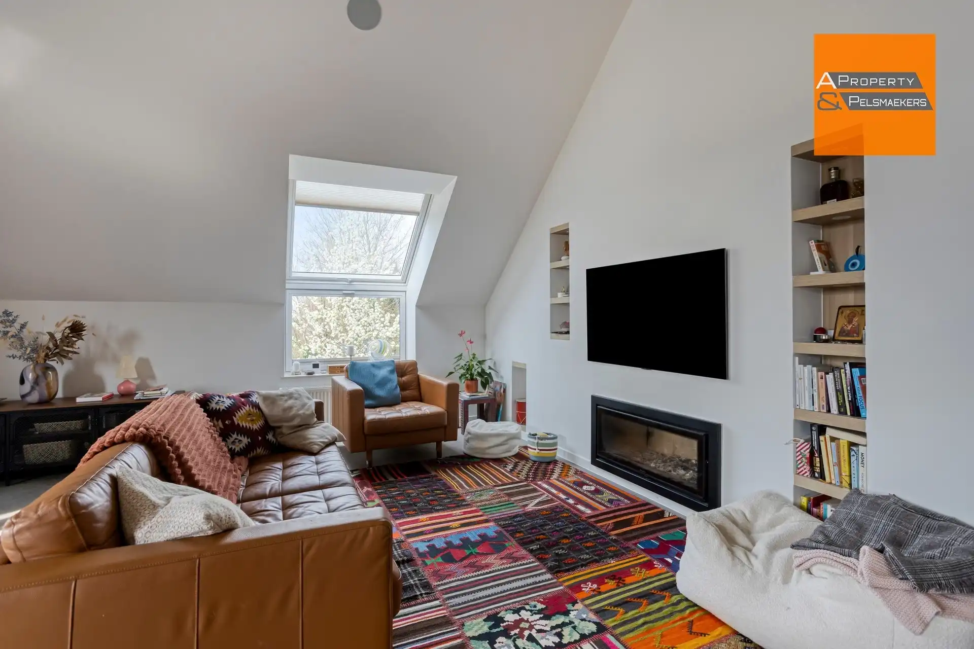 Woning met loods.  foto 3