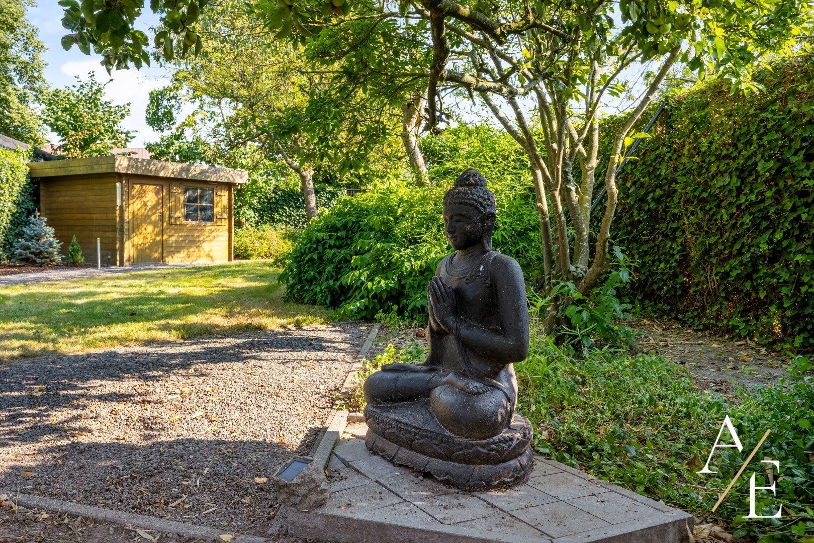 WICHELEN - Bel-etage woning met prachtige tuin en vijver! foto 15