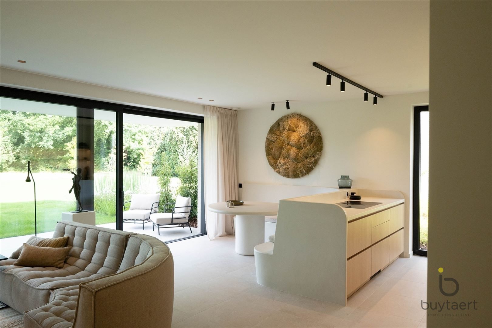 Knap gemeubeld gelijkvloers appartement te 's Gravenwezel met uizicht op natuurgebied! foto 6