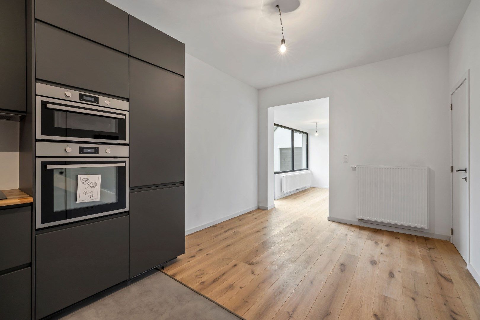 Luxueus gerenoveerde (2025) woning bijgebouw & ruime tuin in Zwijndrecht foto 8