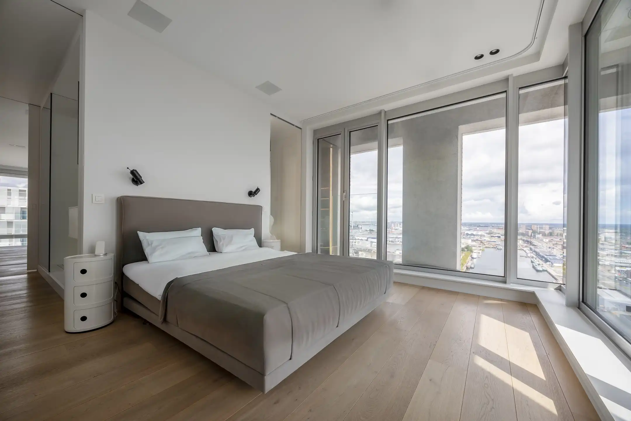 Duplex-penthouse met zicht over de Antwerpse skyline foto 24