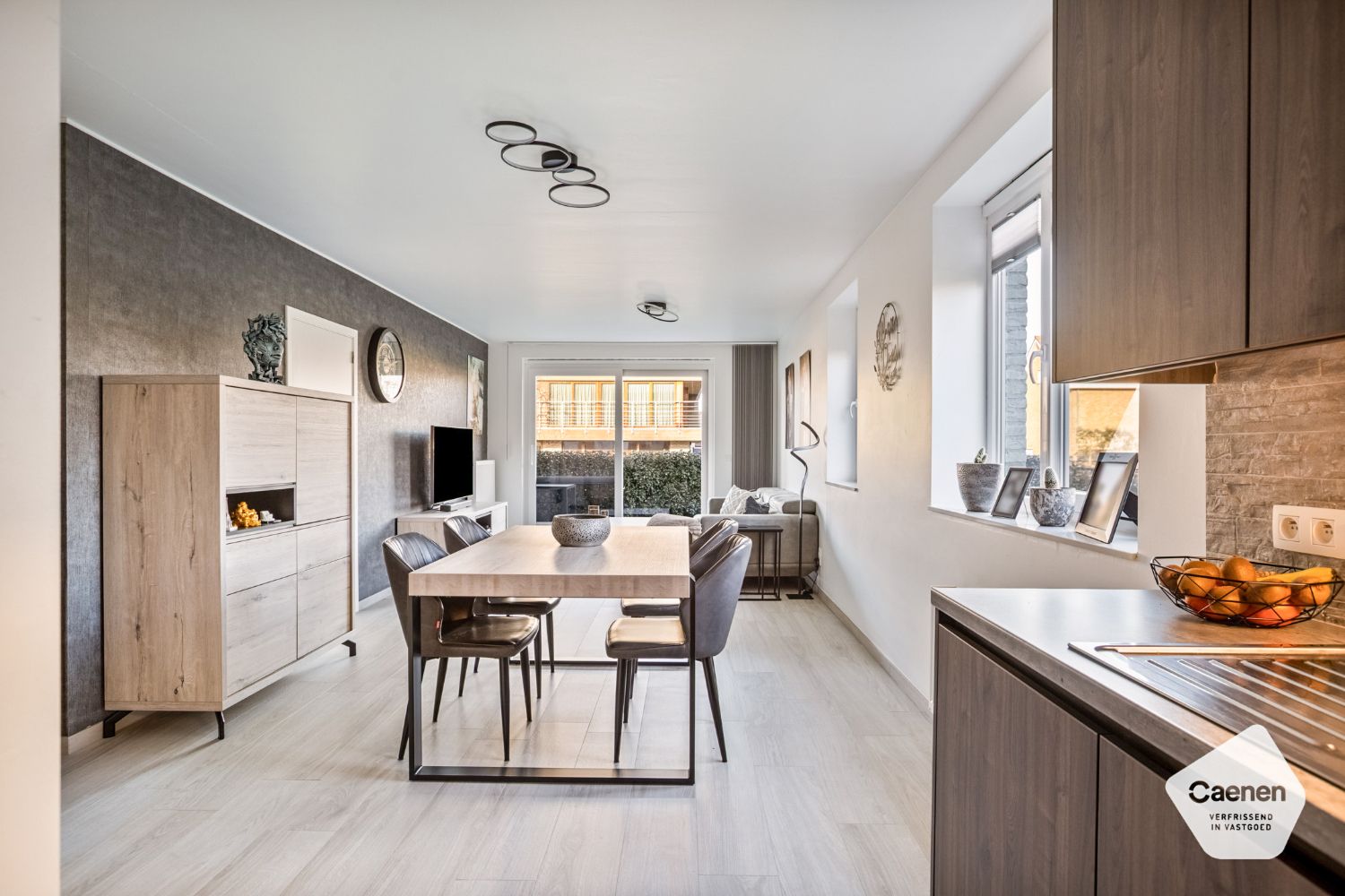 Instapklaar gelijkvloersappartement met tuin en terras in De Panne! foto {{pictureIndex}}