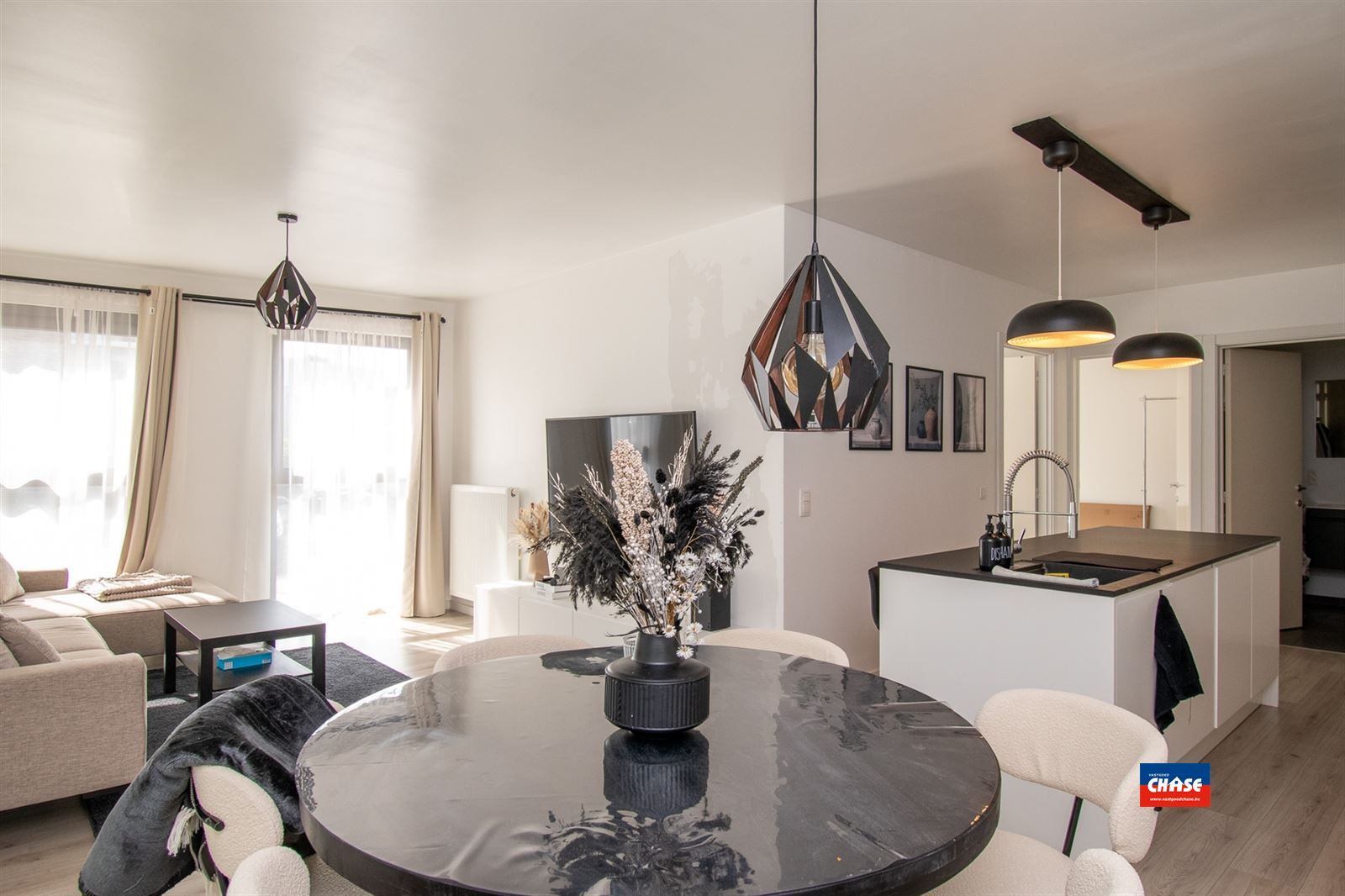 Recent gelijkvloersappartement met 2 slaapkamers foto 2